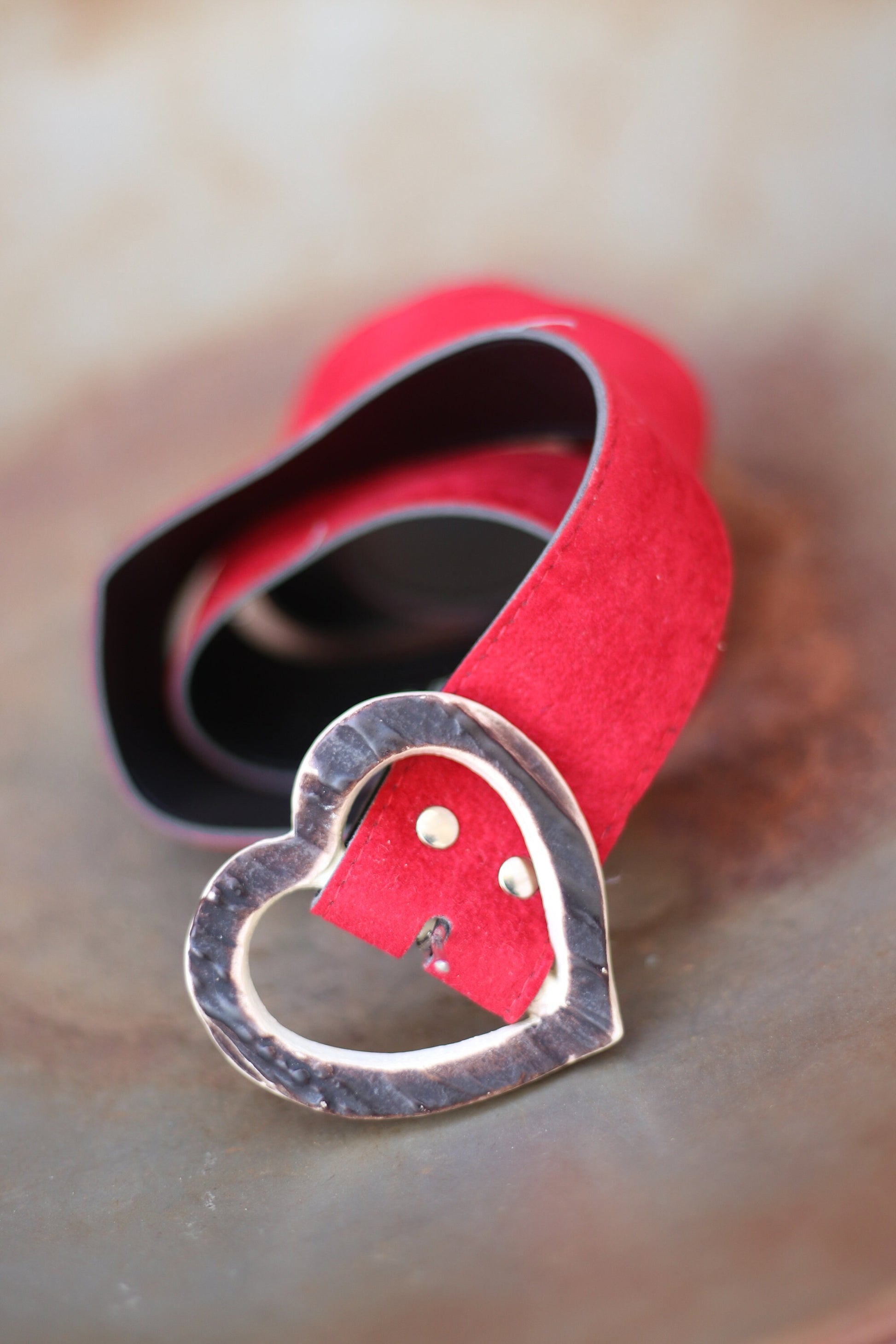 Vintage heart shaped belt| Red 90s suede like belt with wooden buckle