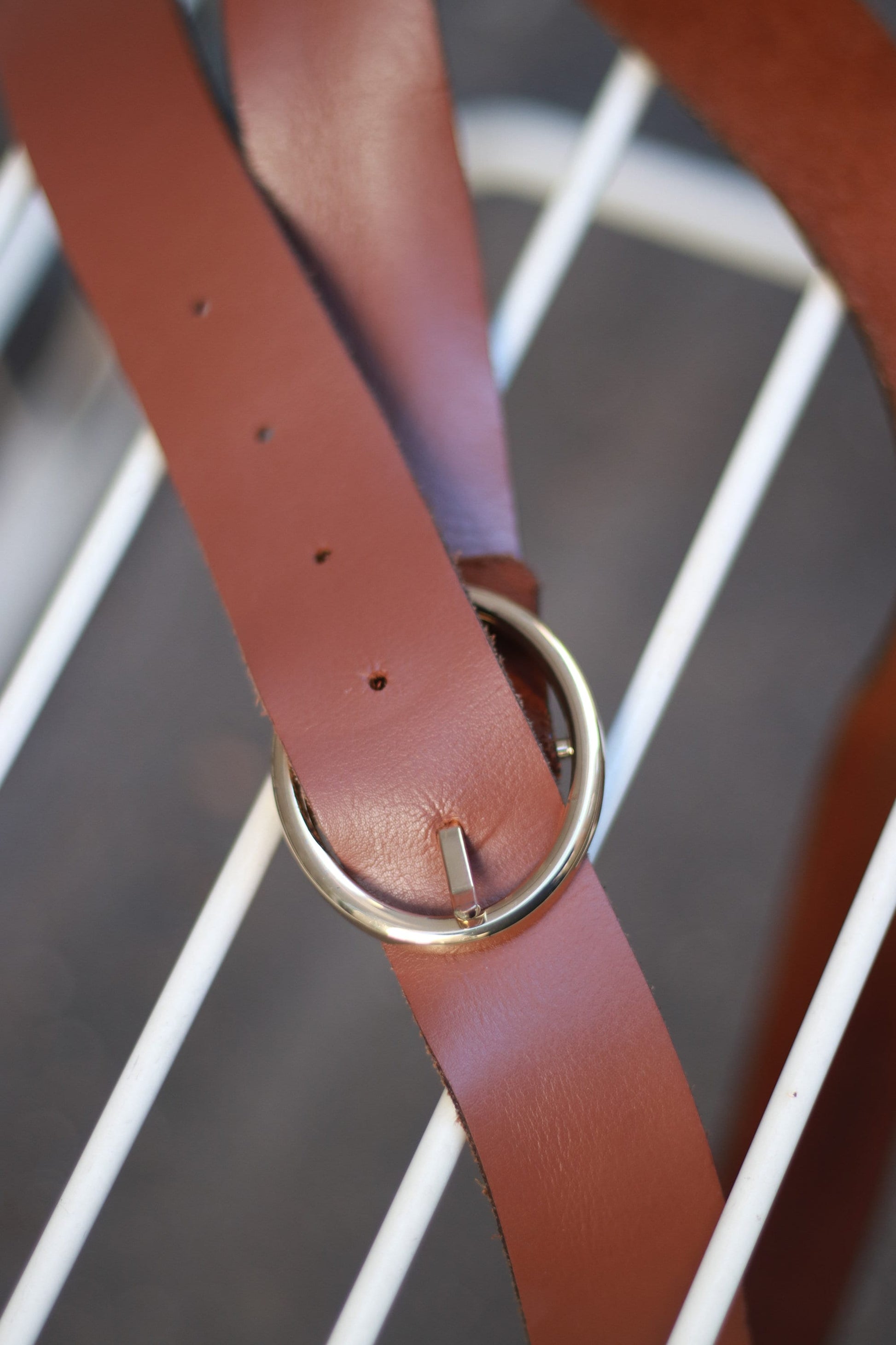90s Minimalist leather belt| Vintage 90s brown belt with silver colored round buckle