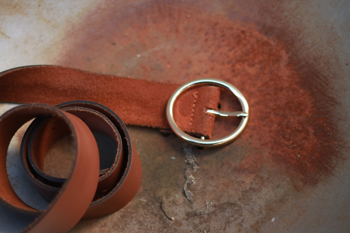 90s Minimalist leather belt| Vintage 90s brown belt with silver colored round buckle