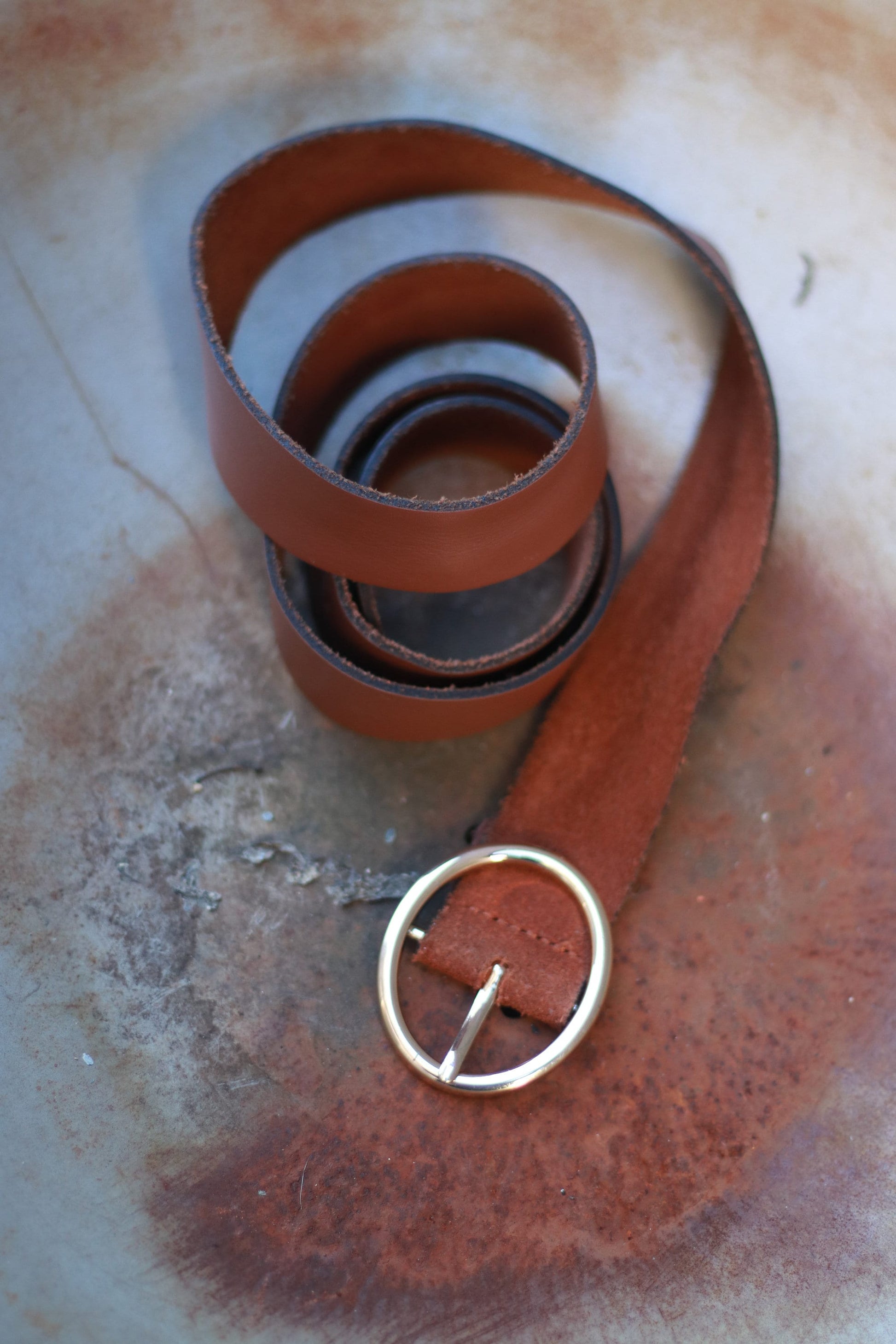 90s Minimalist leather belt| Vintage 90s brown belt with silver colored round buckle
