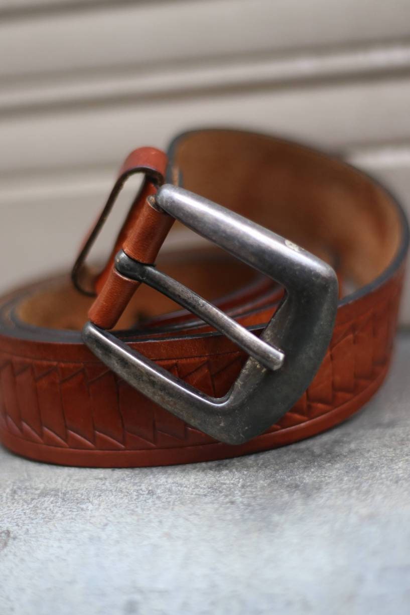 90s classic brown leather belt | Vintage brown belt with statement motif