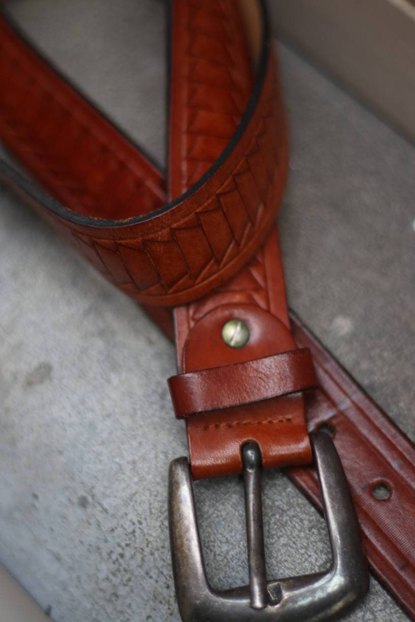 90s classic brown leather belt | Vintage brown belt with statement motif