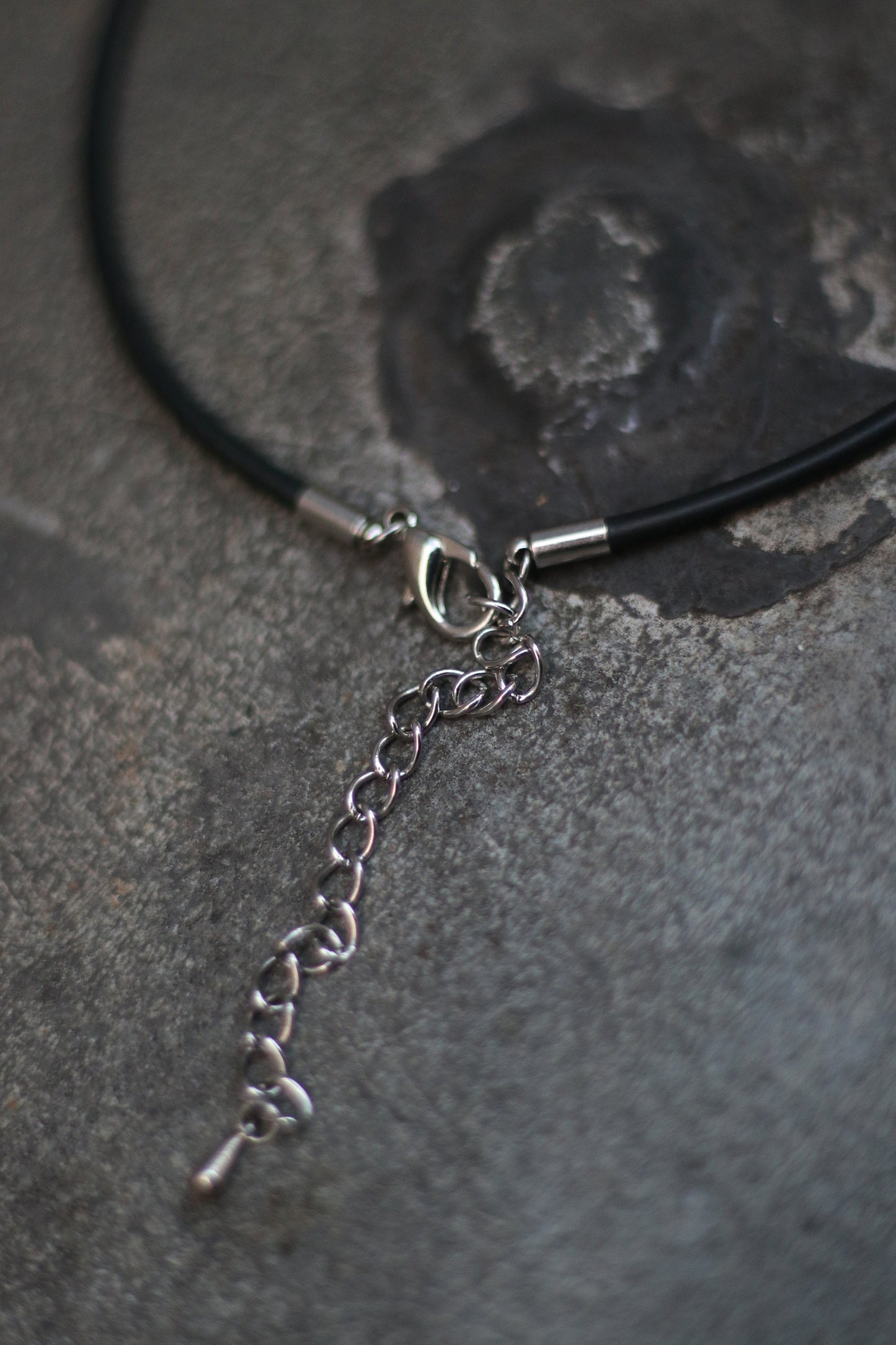 y2k floral necklace Vintage grunge inspired brown metallic necklace