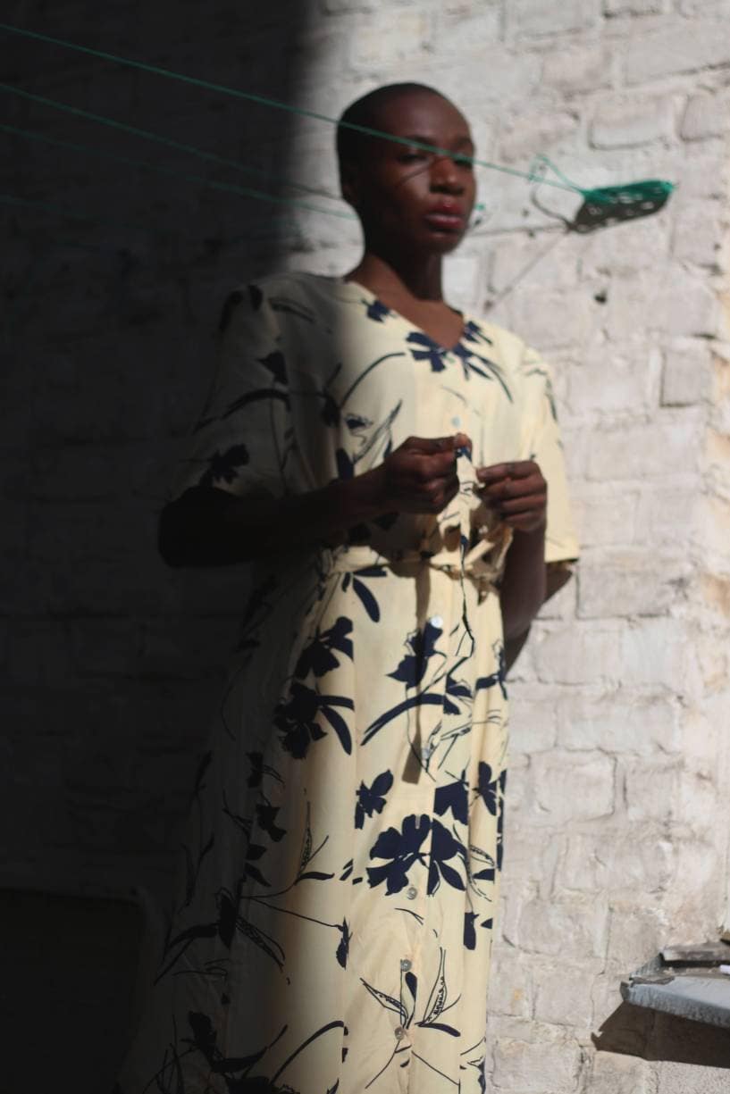 80s Floral Print Dress|Vintage Monochrome Design in cream and blue