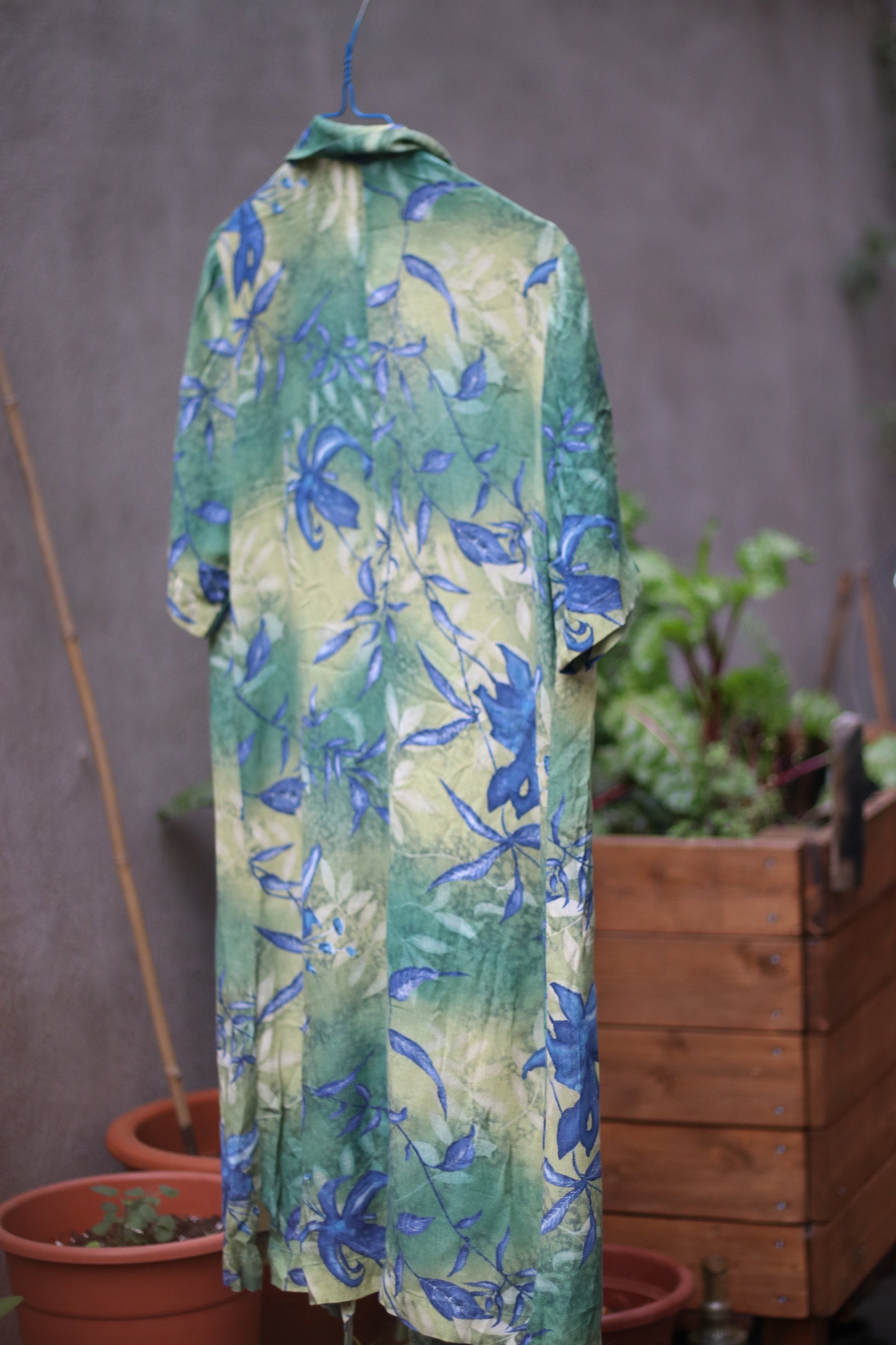 90s Floral Print Dress| Vintage green buttoned down short-sleeved Summer design| Maximalist Green Summer Dress