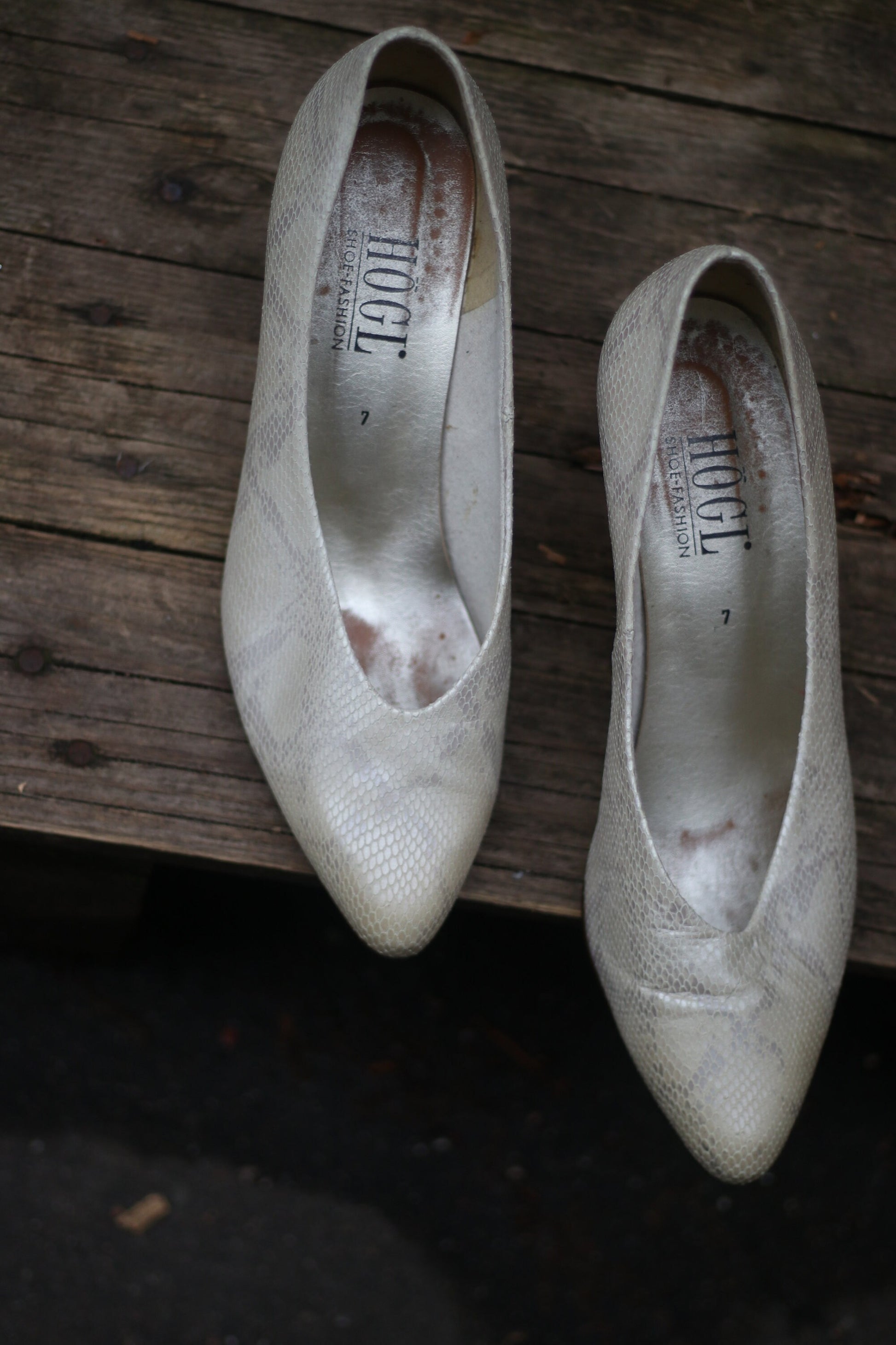 Hogl Faux Snake Heels| Vintage white pumps