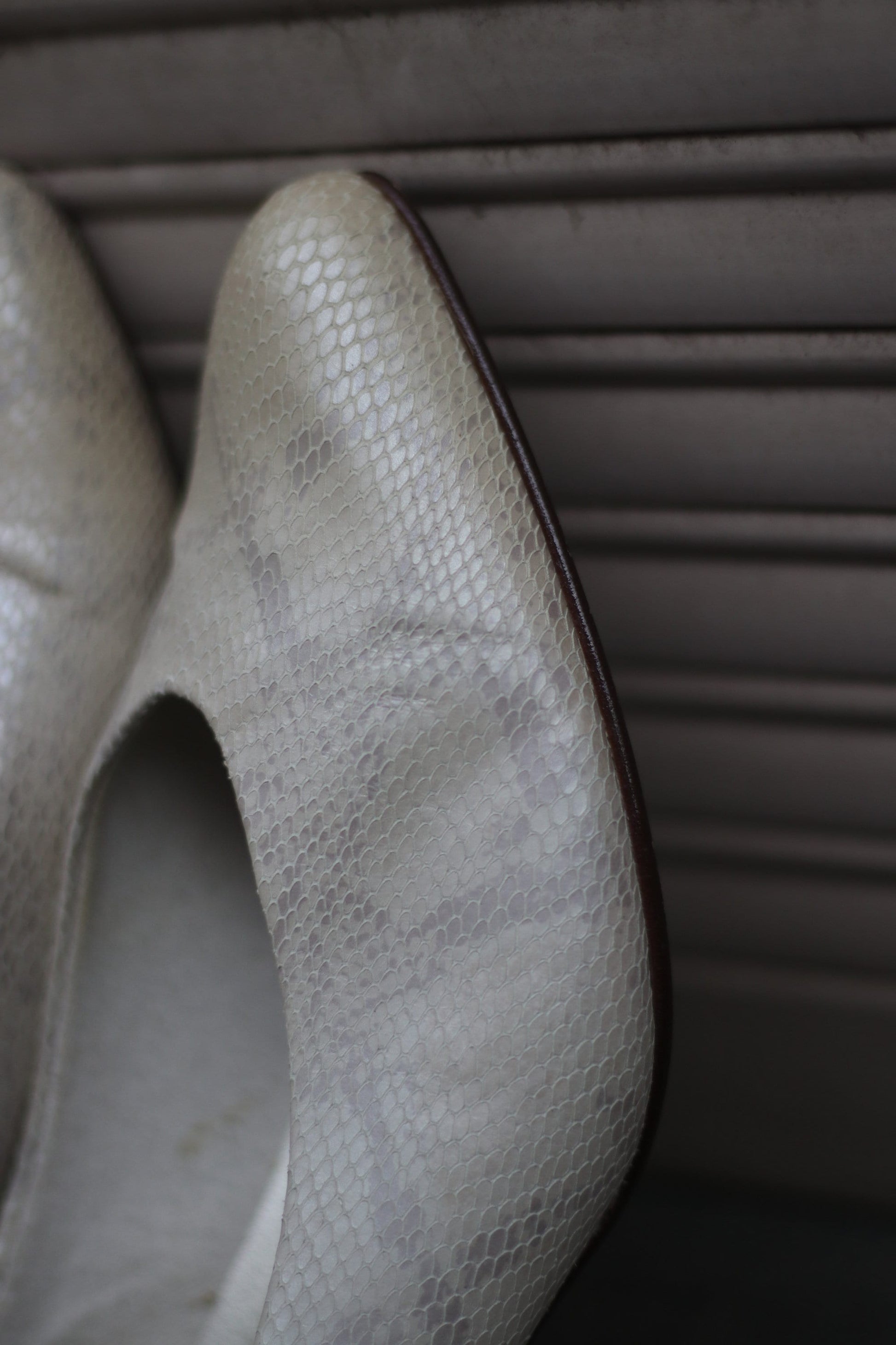 Hogl Faux Snake Heels| Vintage white pumps