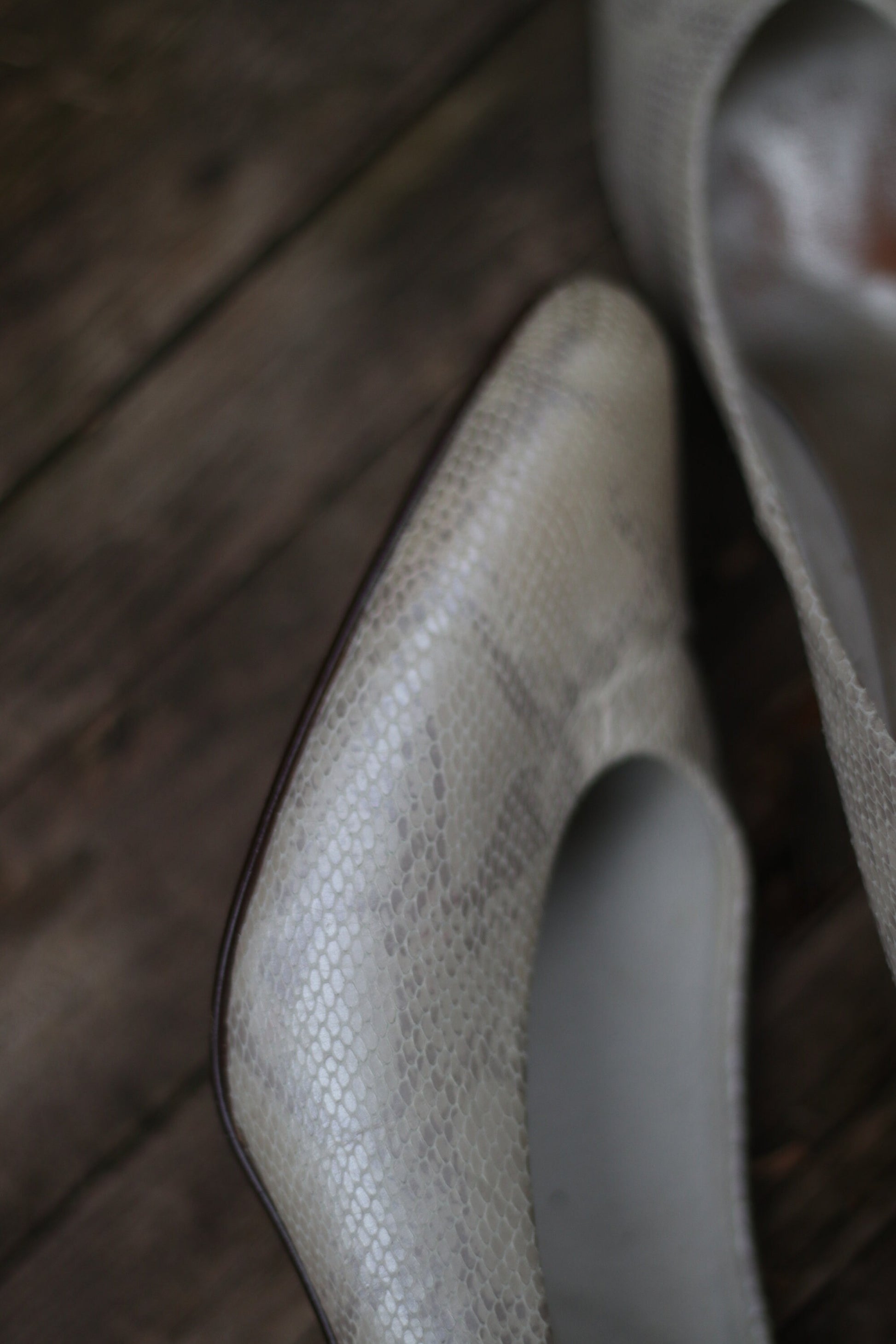 Hogl Faux Snake Heels| Vintage white pumps