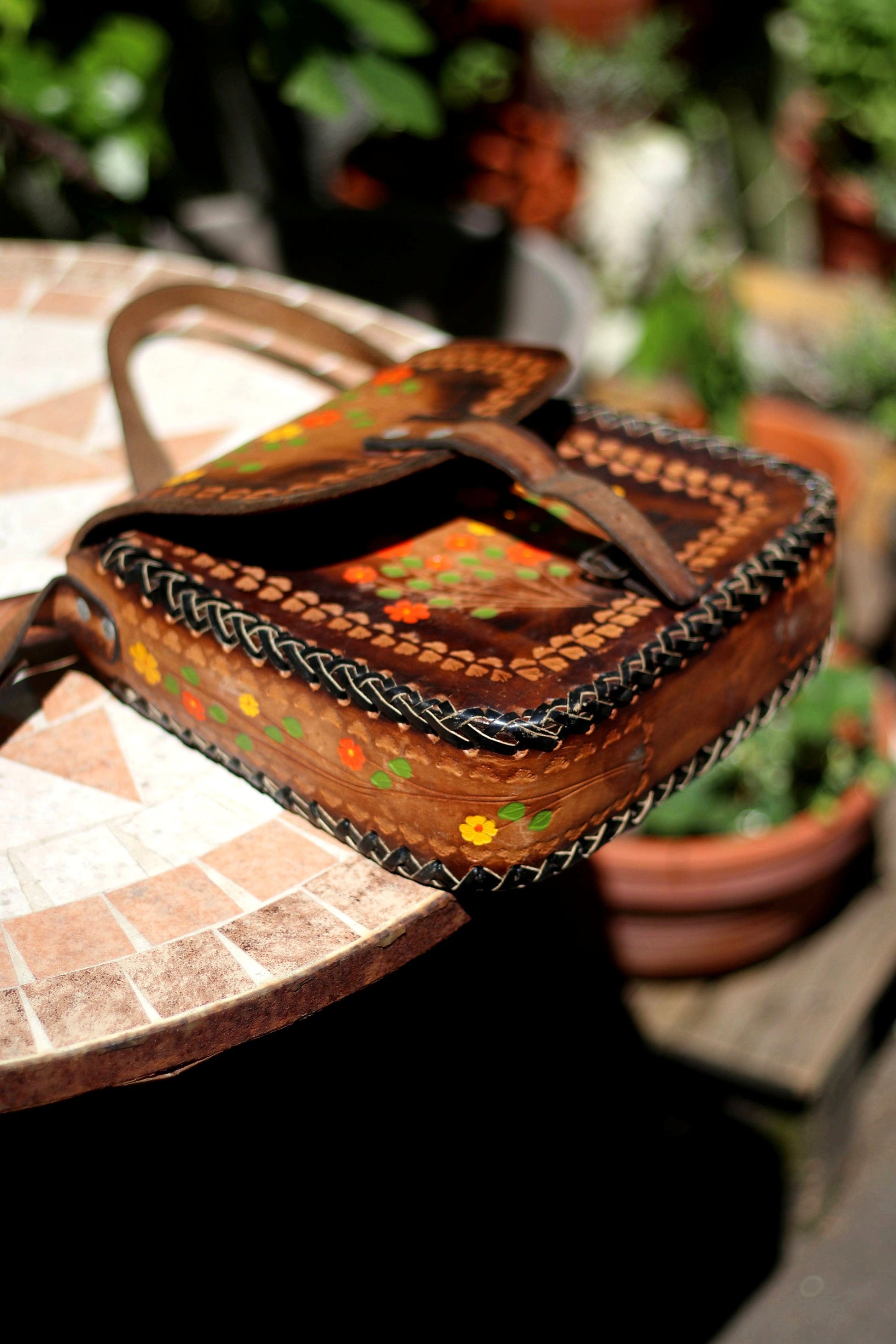 70s handmade tooled bag| Vintage Brown Leather Shoulder bag with hand painted floral details| Bohemian leather accessory