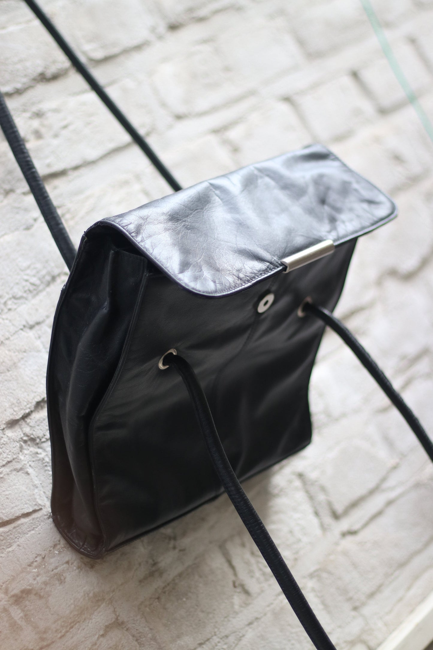 90s Black Leather Bag| Minimalist Shoulder bag with Silver-colored details| Classic office bag