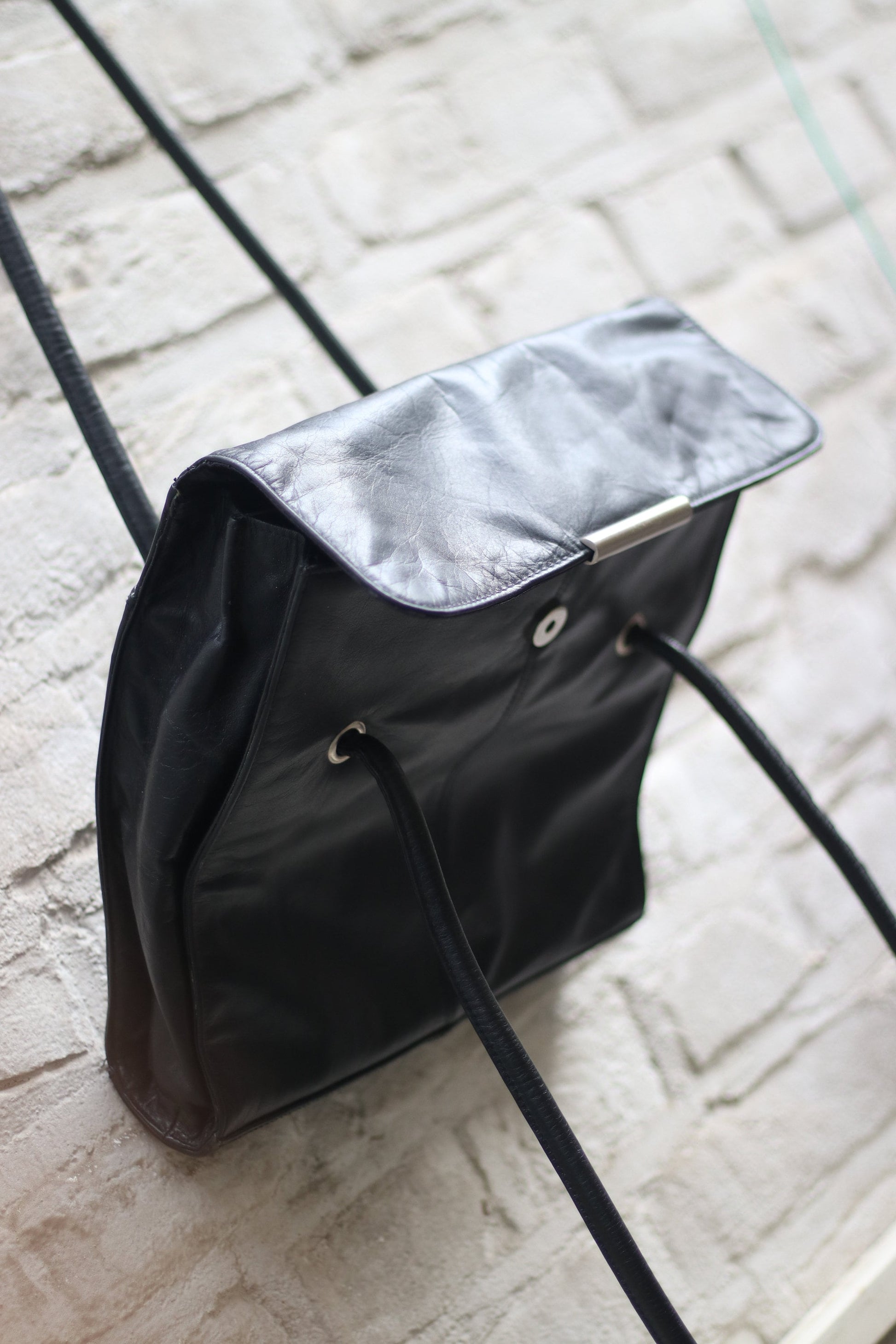 90s Black Leather Bag| Minimalist Shoulder bag with Silver-colored details| Classic office bag