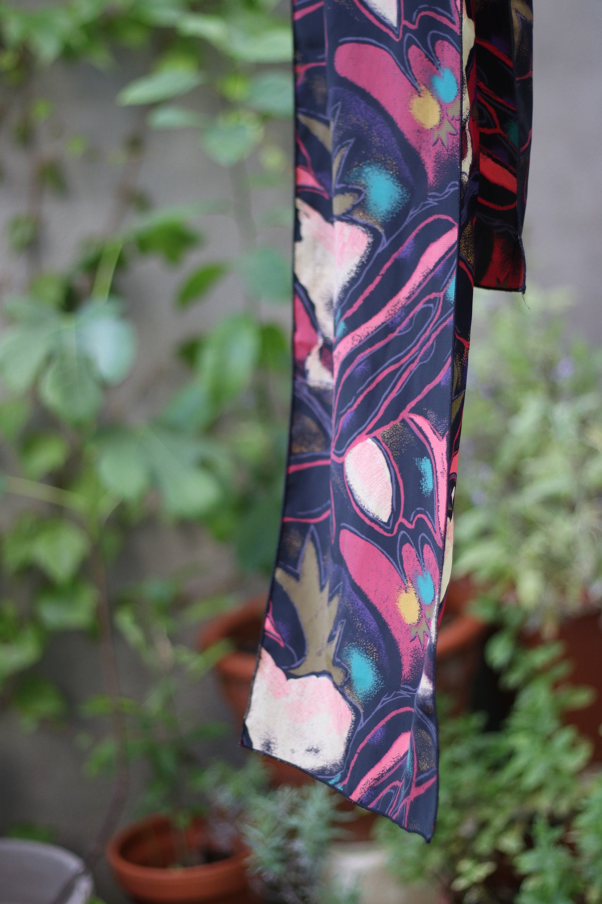 80s chic scarf| Vintage skinny multicoloured scarf with abstract print