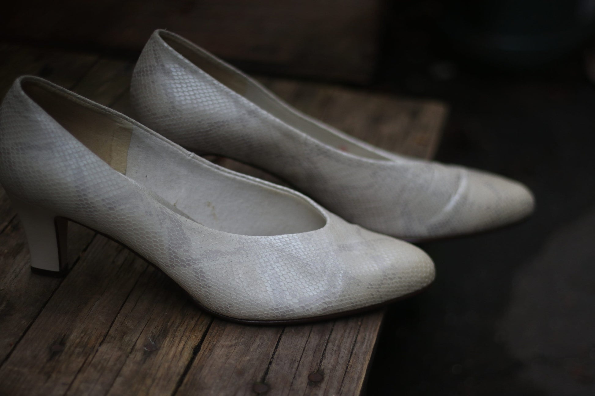 Hogl Faux Snake Heels| Vintage white pumps