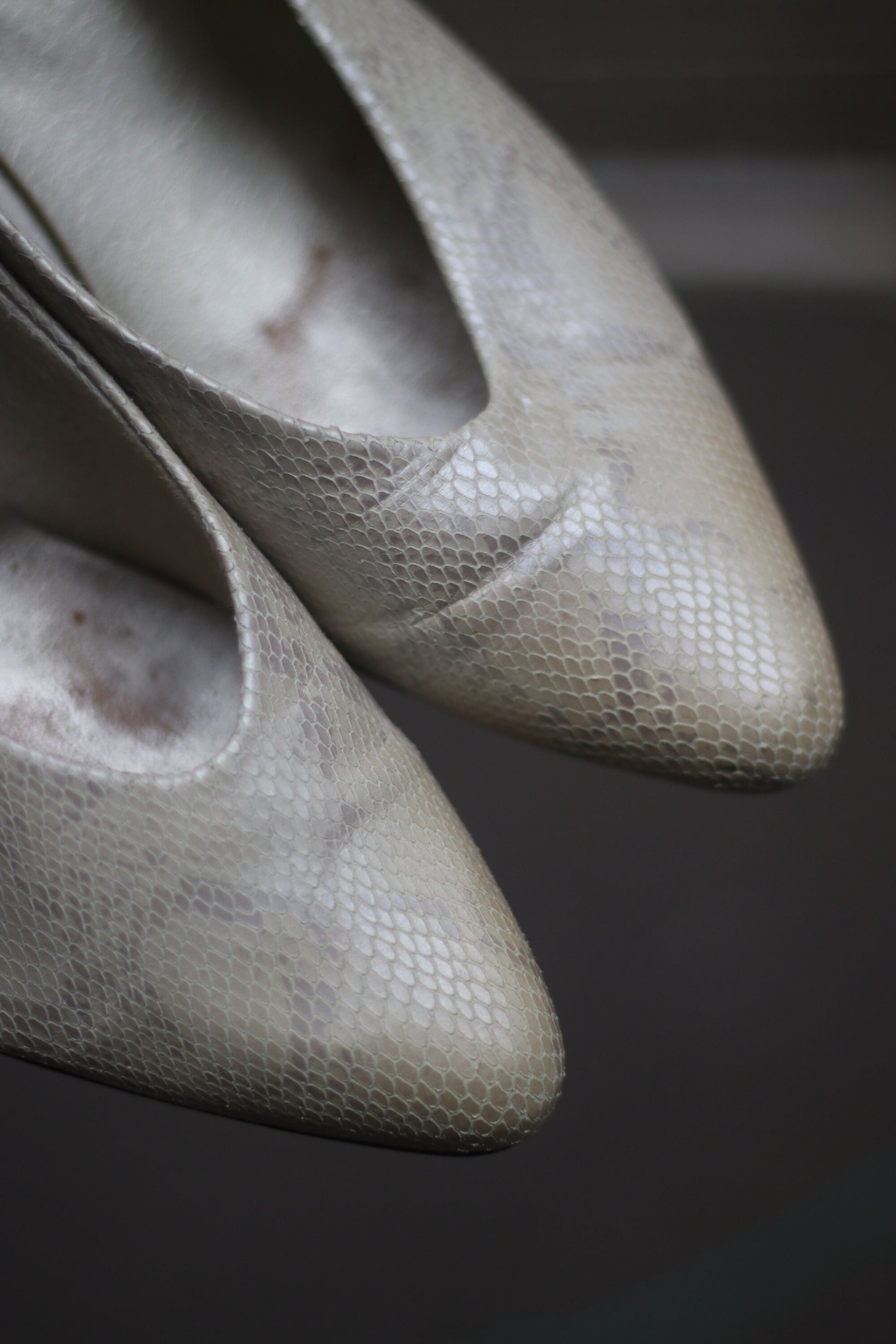 Hogl Faux Snake Heels| Vintage white pumps