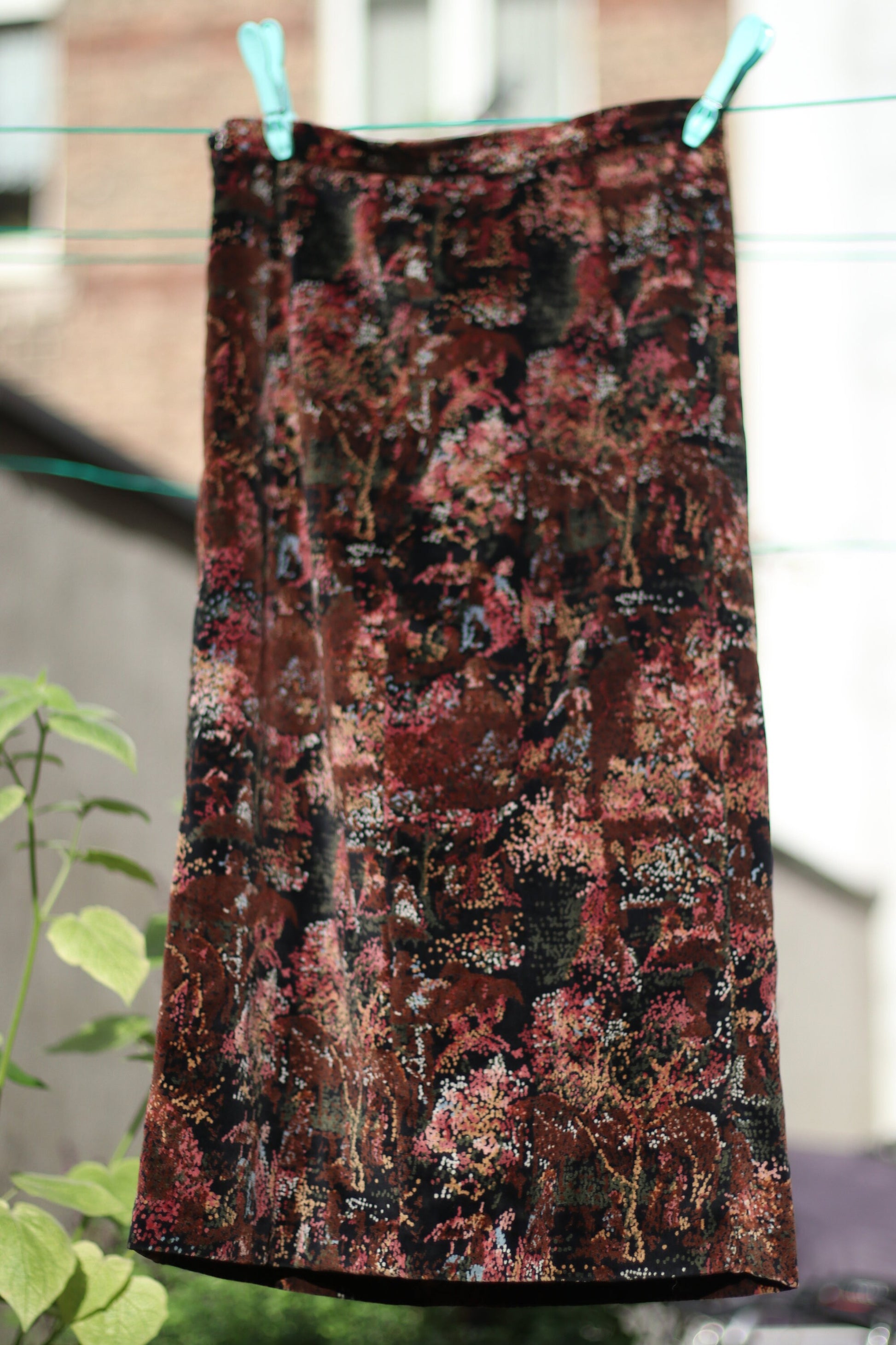 Vintage Floral Print Skirt | 90s Brown knee length skirt| Design with dark blooms| Bohemian pencil skirt