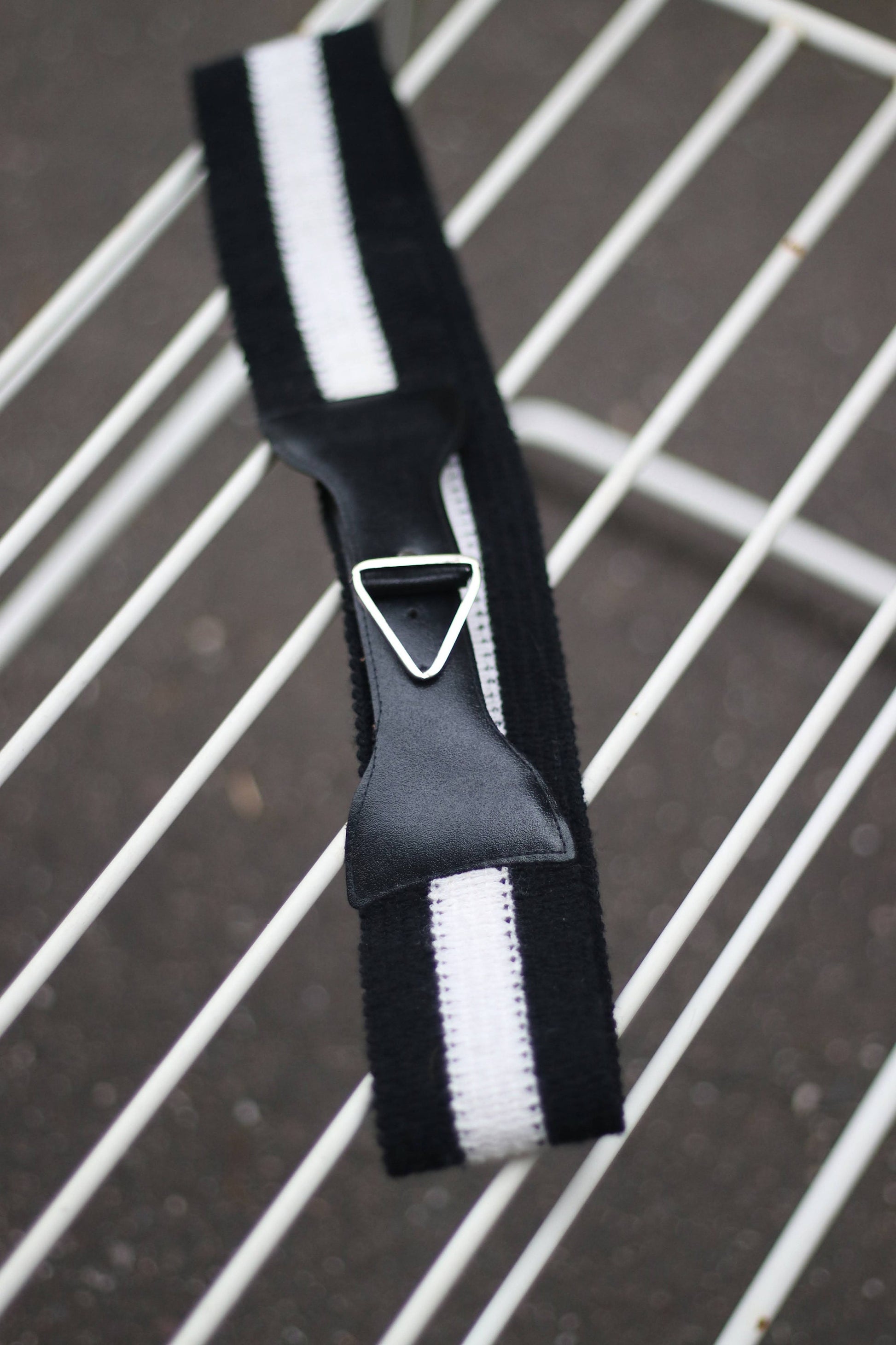 90s monochrome belt| Vintage striped belt in black and white