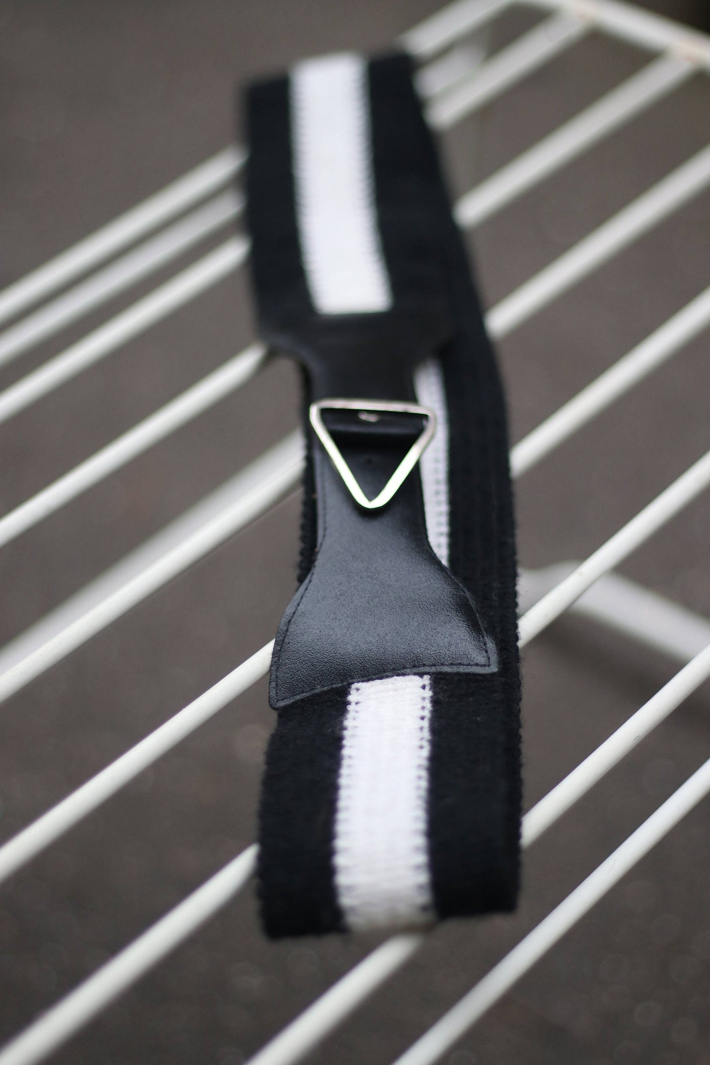 90s monochrome belt| Vintage striped belt in black and white