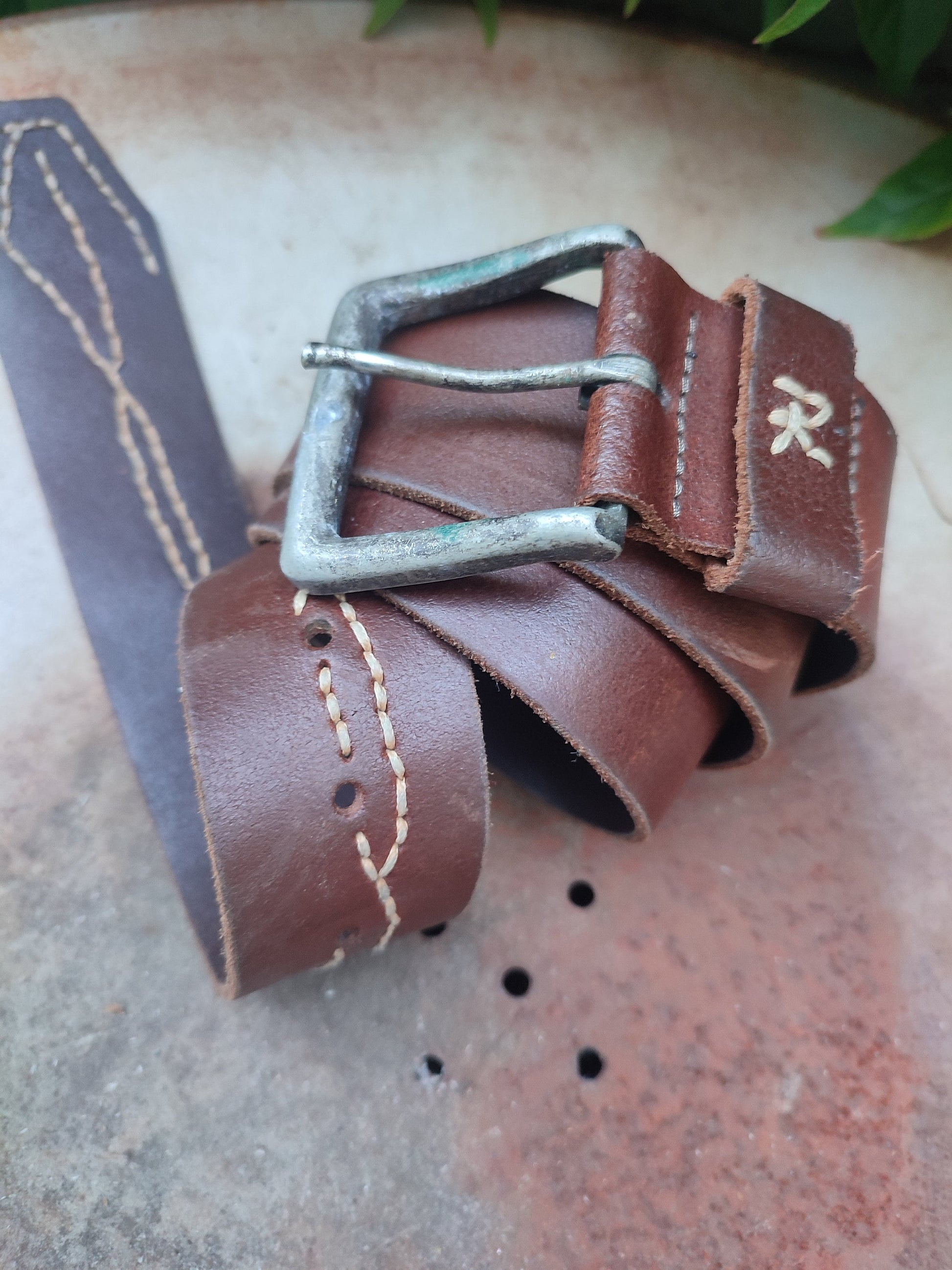 70s leather belt with statement stitchings| Vintage brown Americana inspired belt| Cowgirl leather accessory