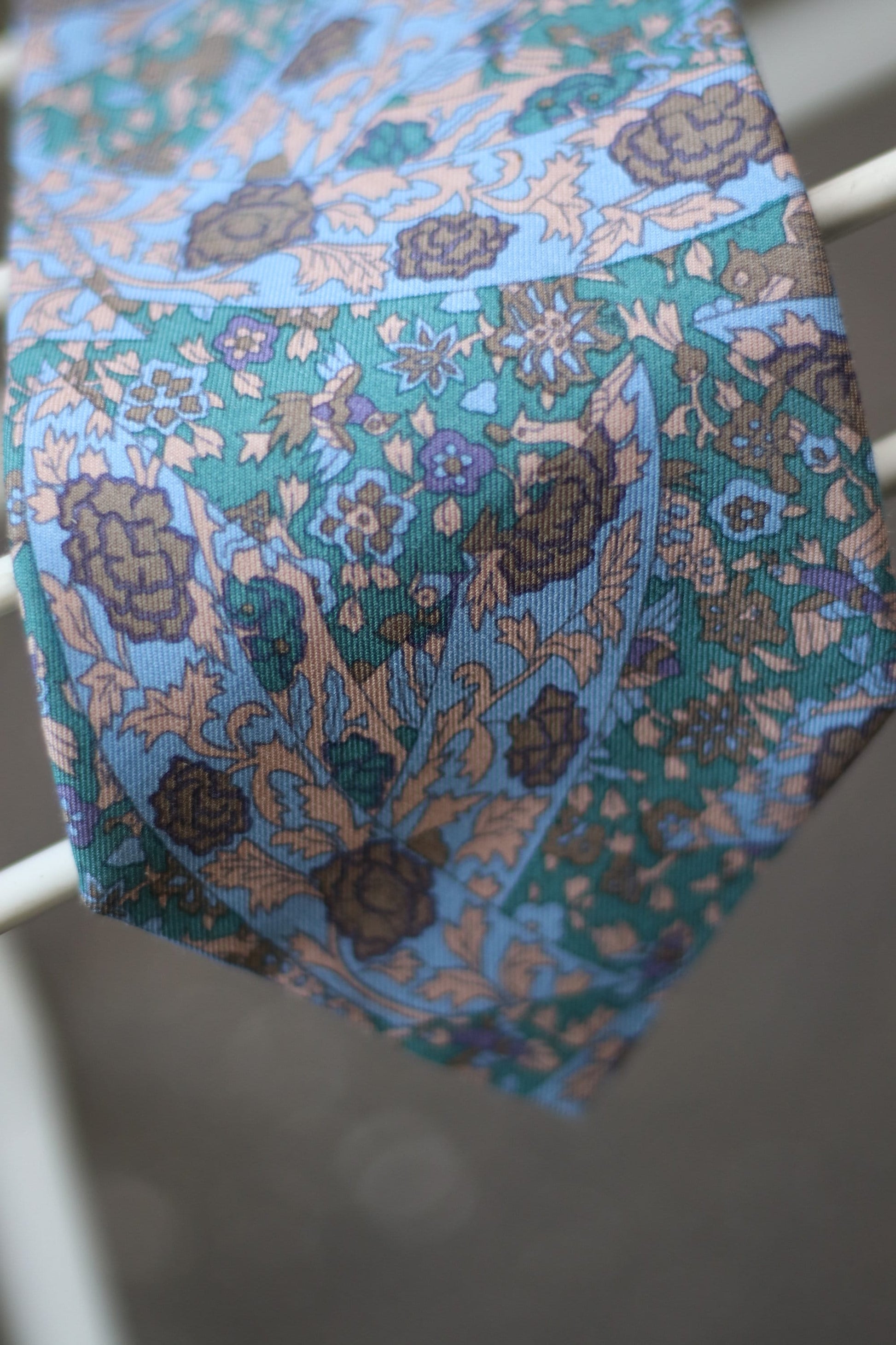 Vintage blue tie with floral print |Silk necktie for men| Suit tie for workwear
