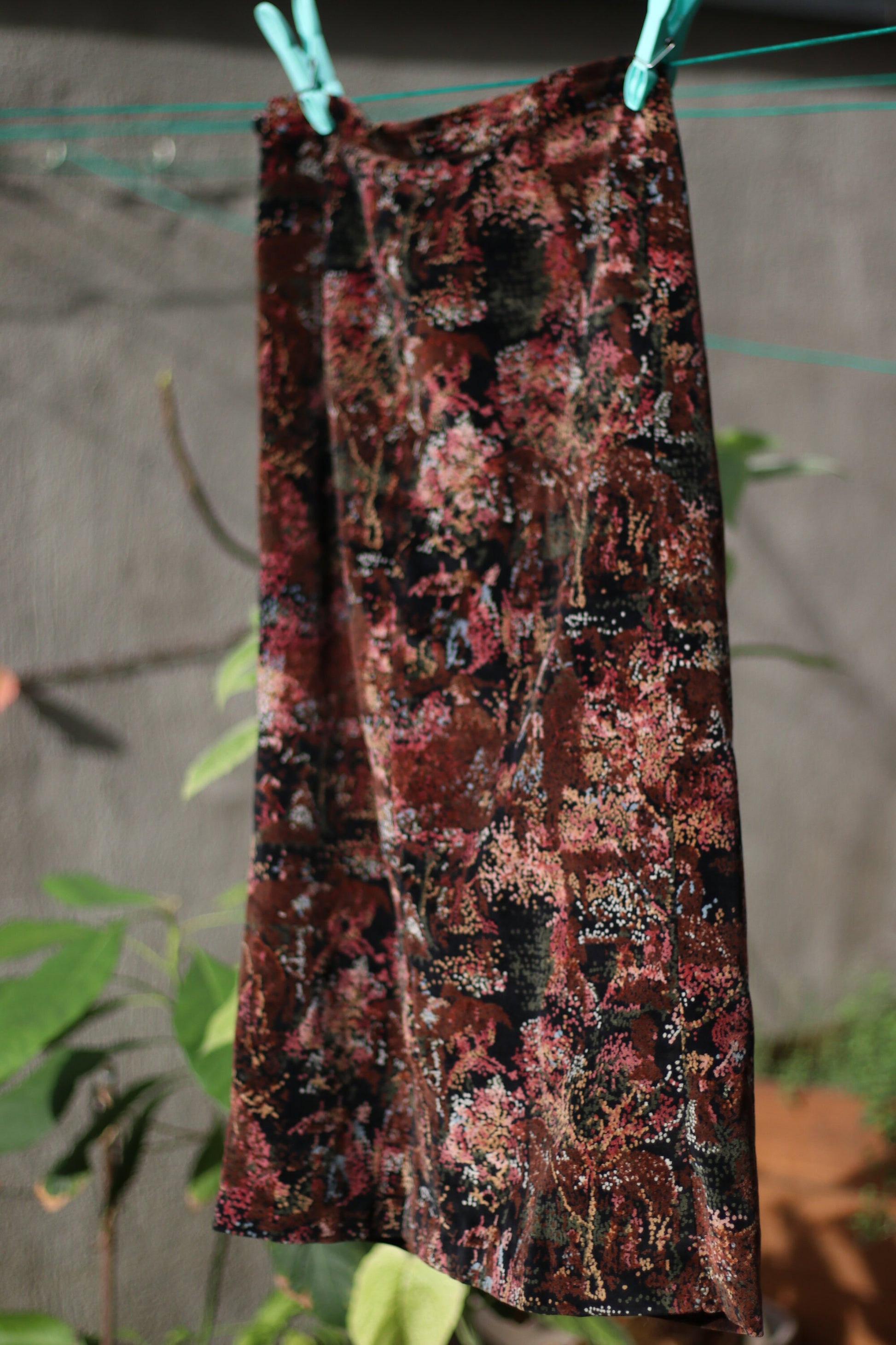 Vintage Floral Print Skirt | 90s Brown knee length skirt| Design with dark blooms| Bohemian pencil skirt