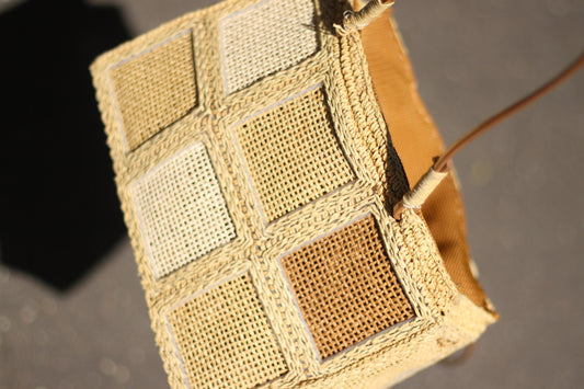 90s woven bag in brown Vintage chic minimalist summer shoulder bag