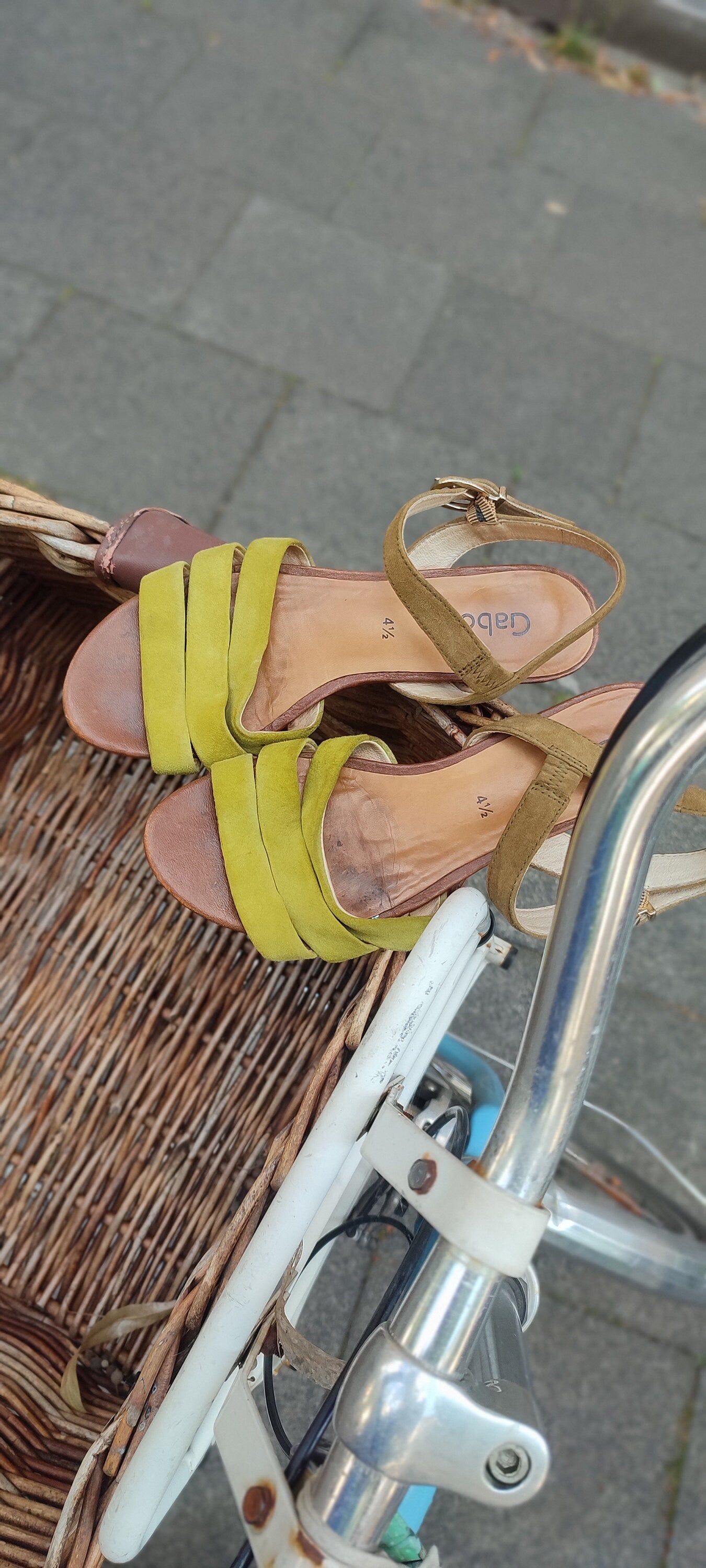 90s Gabor Suede Sandals| Vintage Summer Slingbacks in Yellow| Minimalist Mustard Shoes