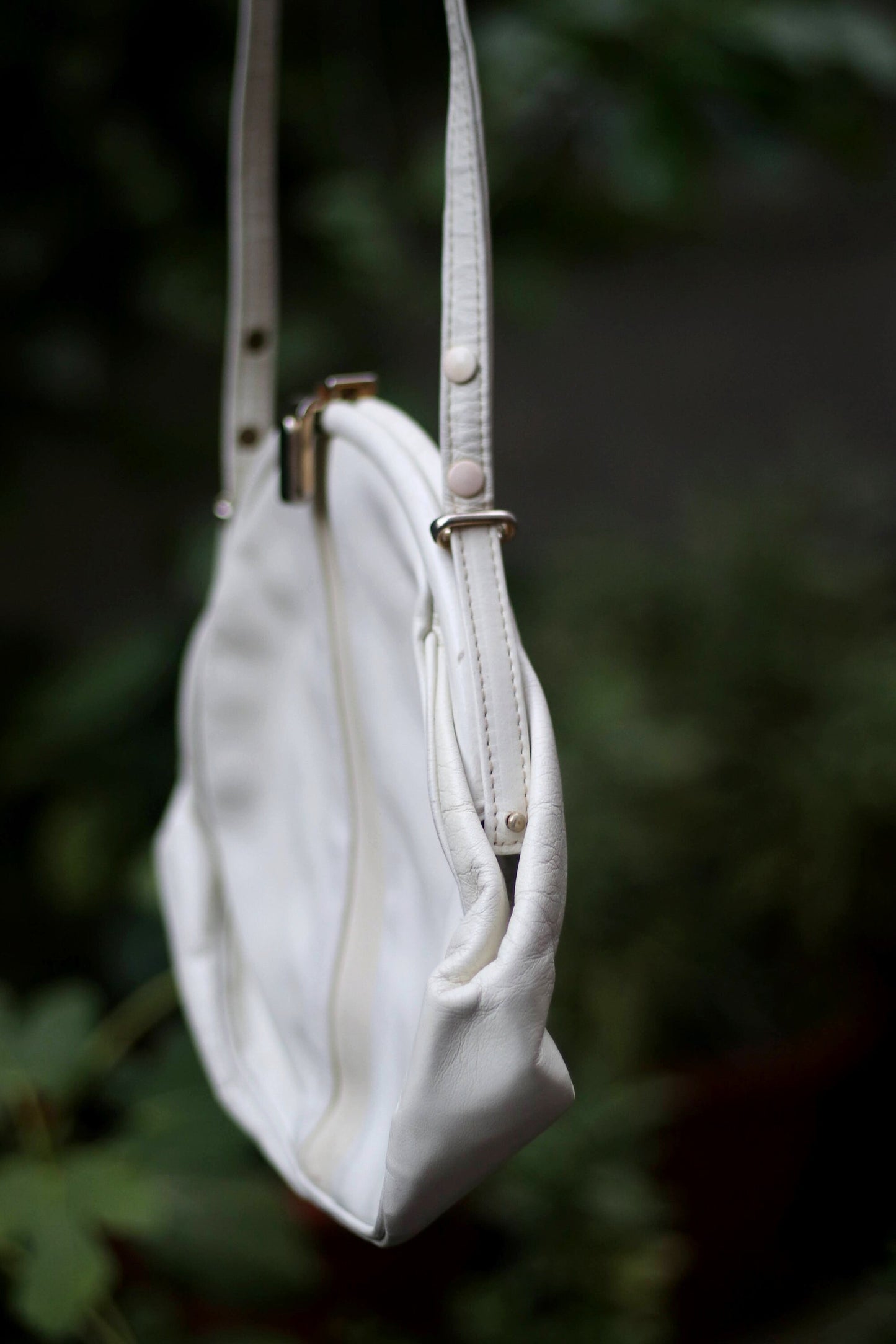 70s Leather Handbag| Vintage White Pursebag| Retro Minimalist Shoulderbag