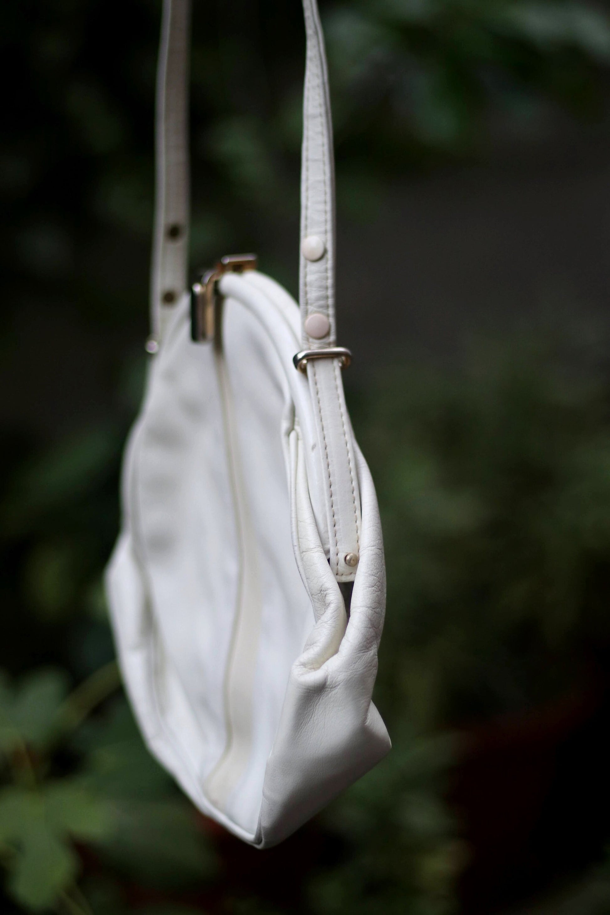 70s Leather Handbag| Vintage White Pursebag| Retro Minimalist Shoulderbag