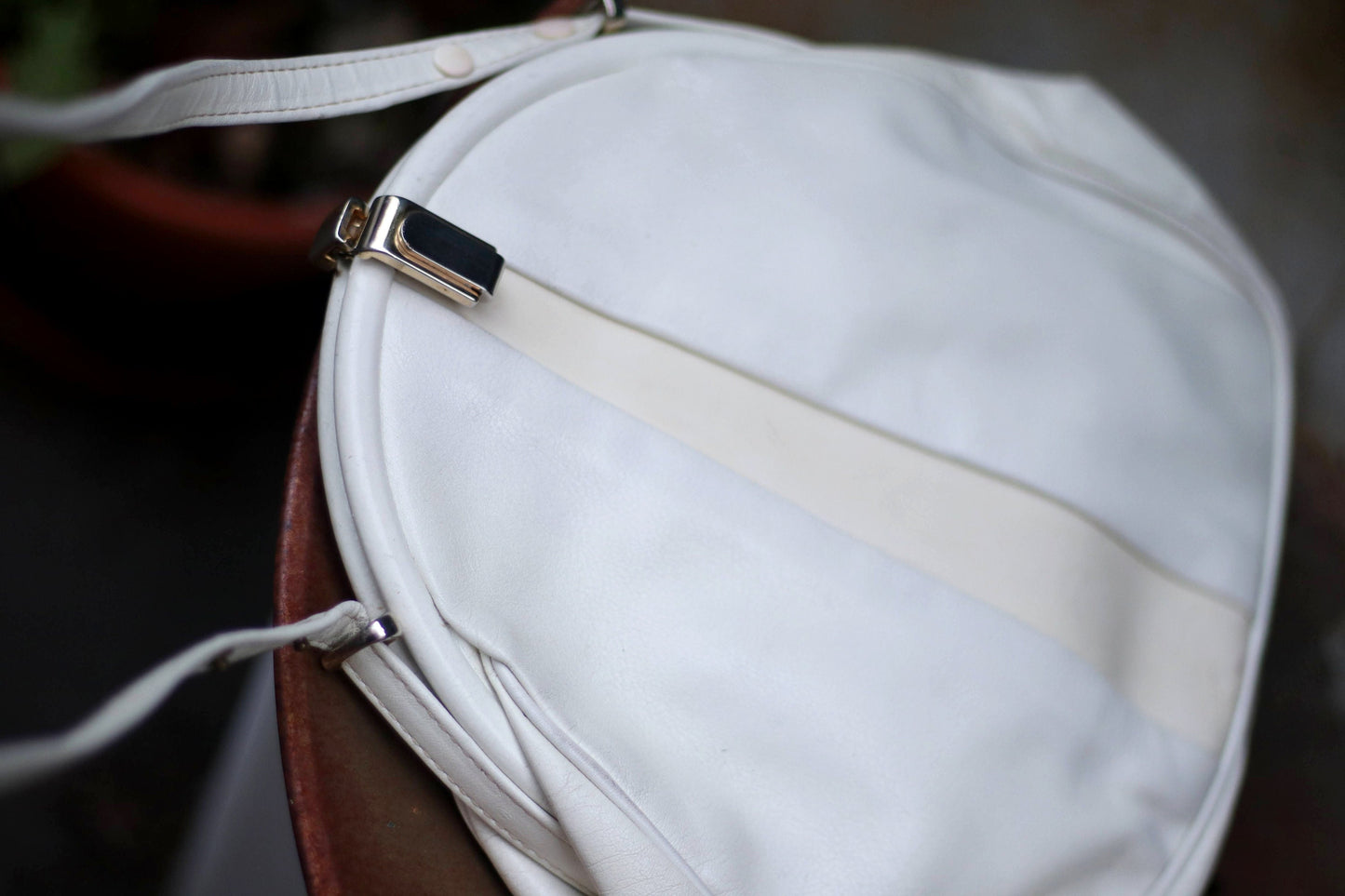 70s Leather Handbag| Vintage White Pursebag| Retro Minimalist Shoulderbag