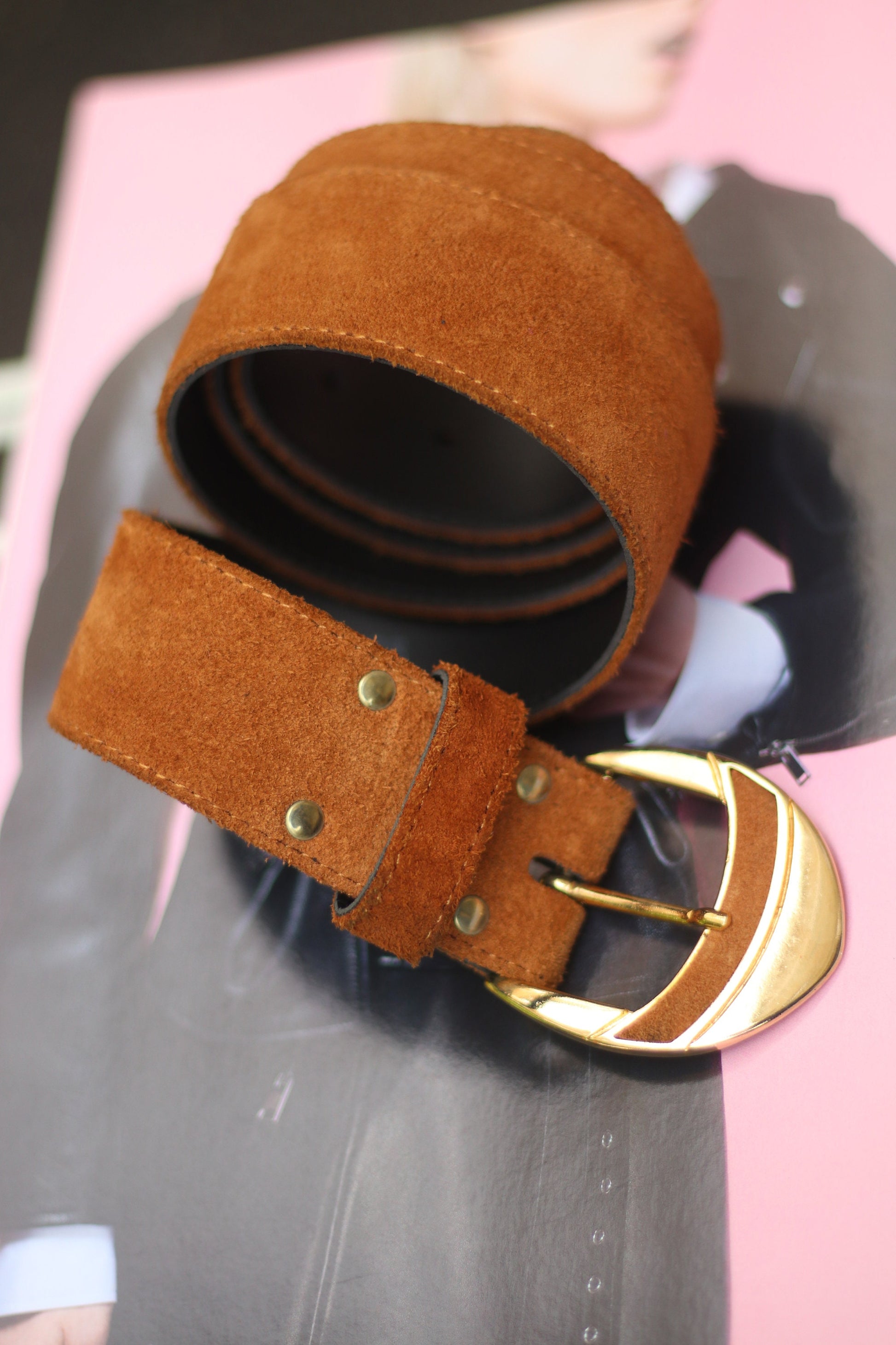 Vintage 90s Brown Suede Belt | Minimalist everyday capsule wardrobe belt| Classic Elegant belt with statement buckle
