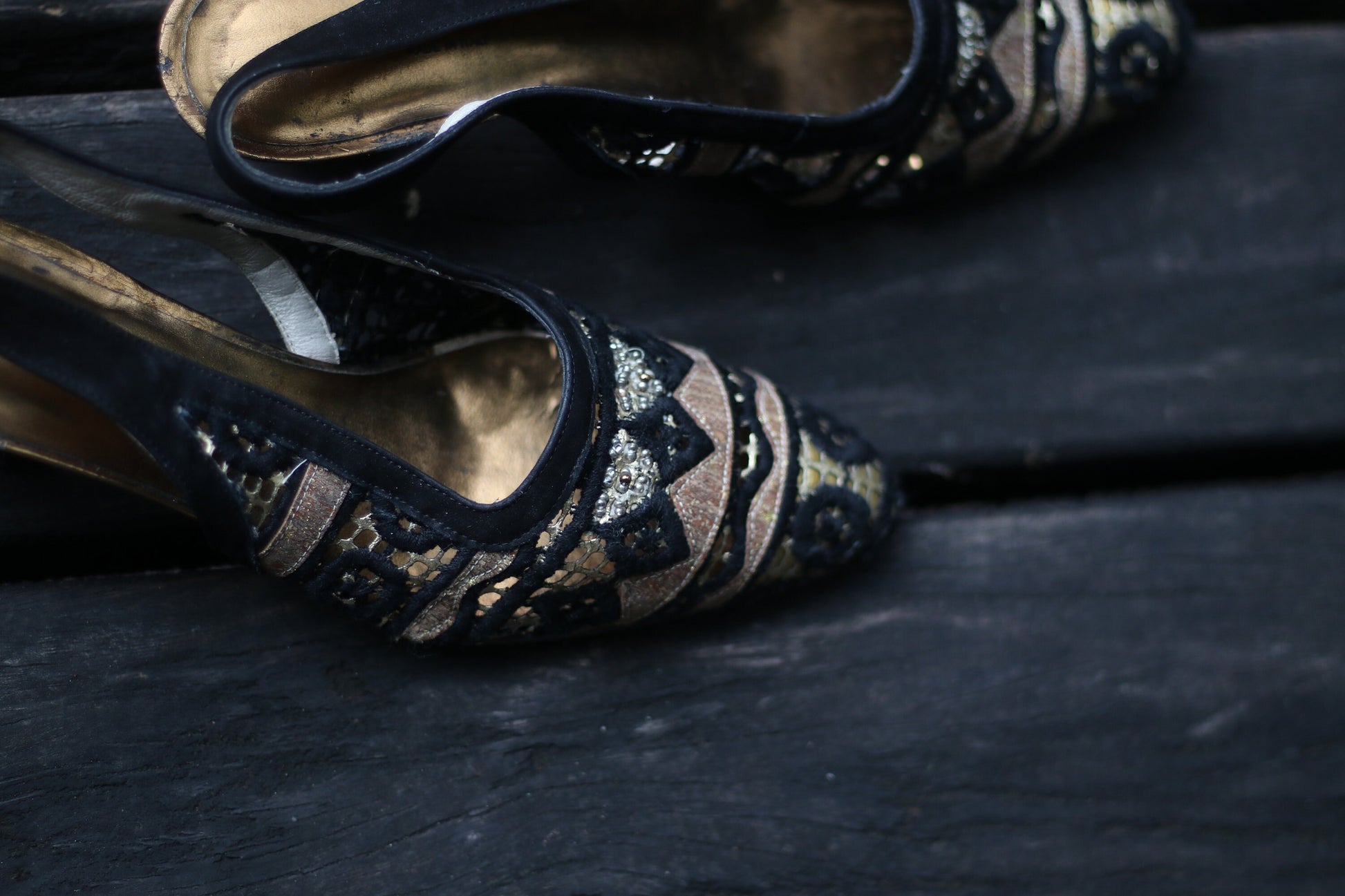 80s Mononchrome Slingbacks| Vintage Elegant lace like Heels | Minimalist Pumps