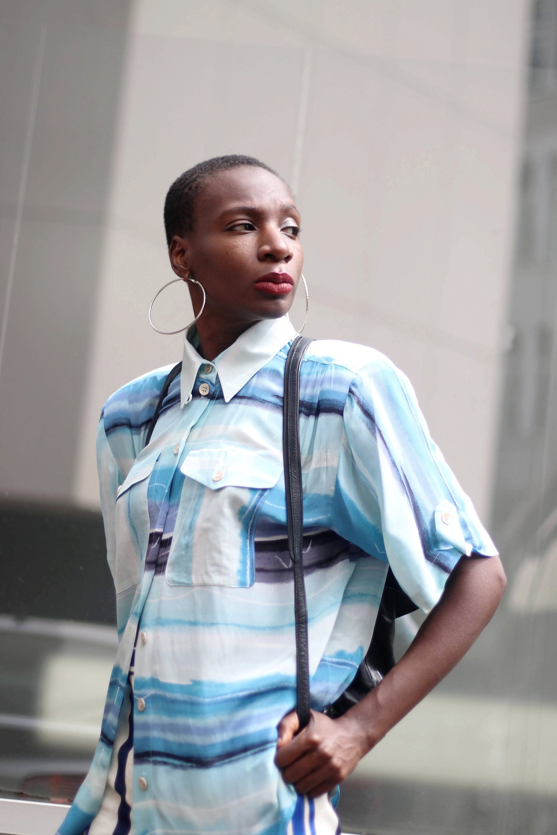 90s avantgarde blouse| Vintage ombre blue short sleeved shirt