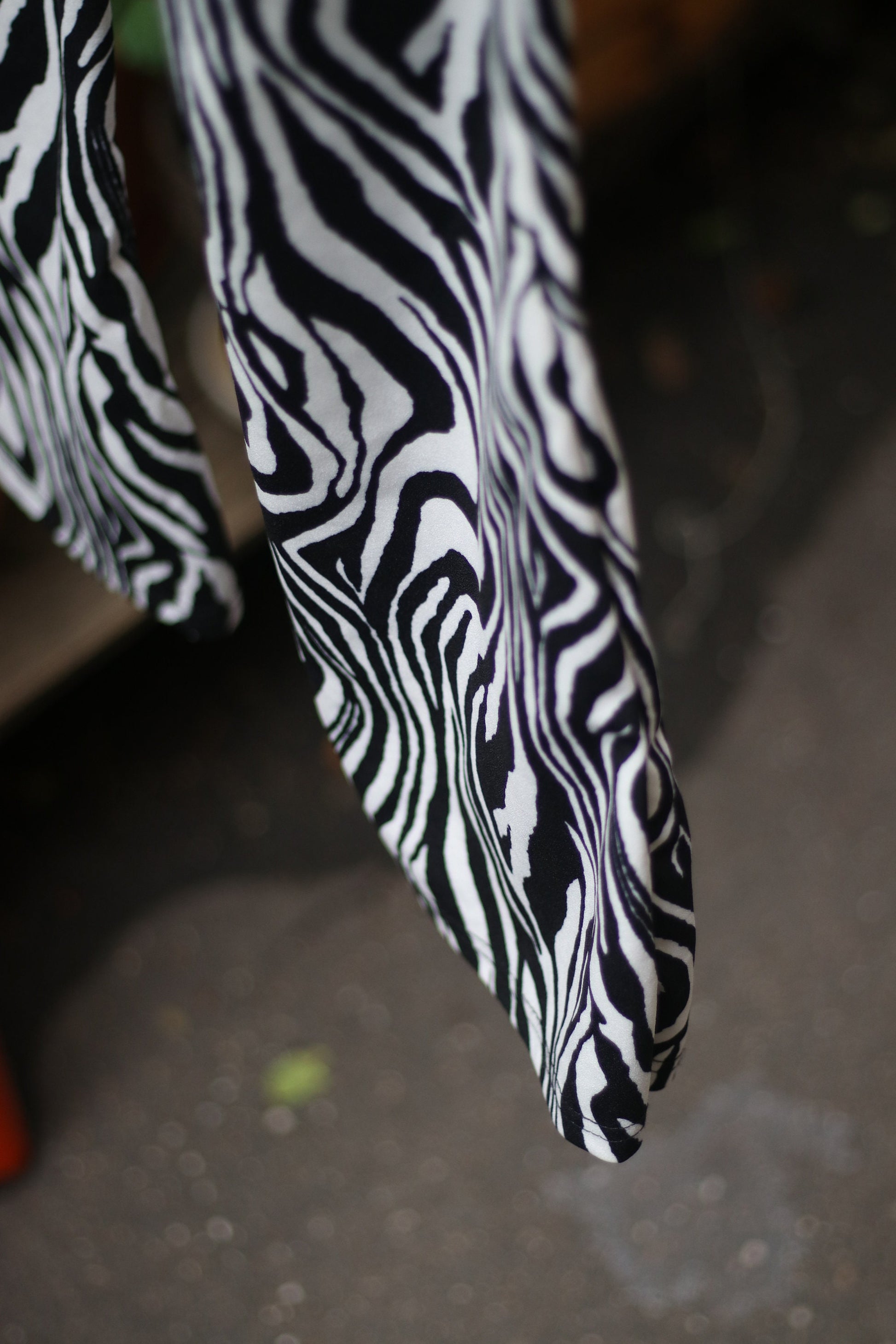 70s flare pants with swirly print| Vintage monochrome black and white trousers| psychedelic summer bell bottoms