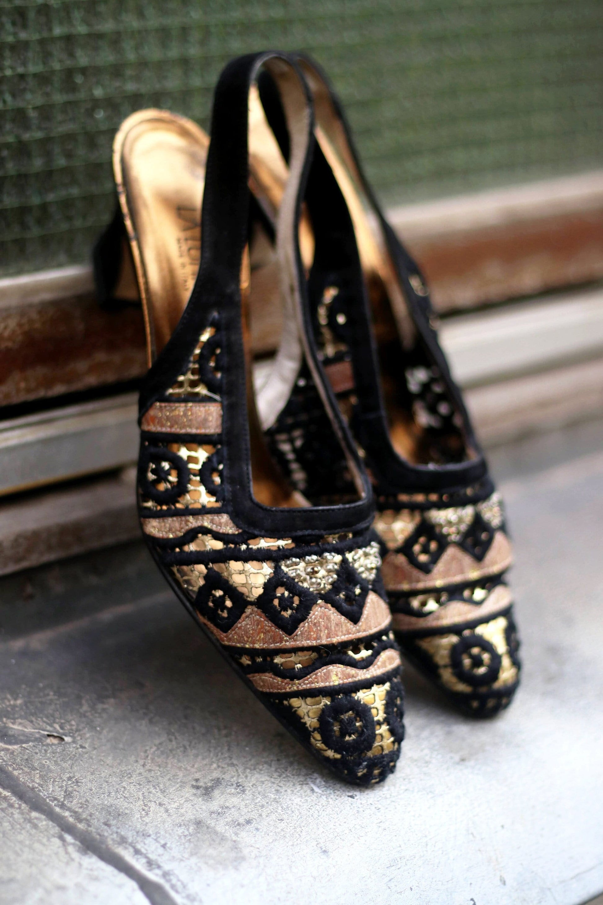 80s Mononchrome Slingbacks| Vintage Elegant lace like Heels | Minimalist Pumps