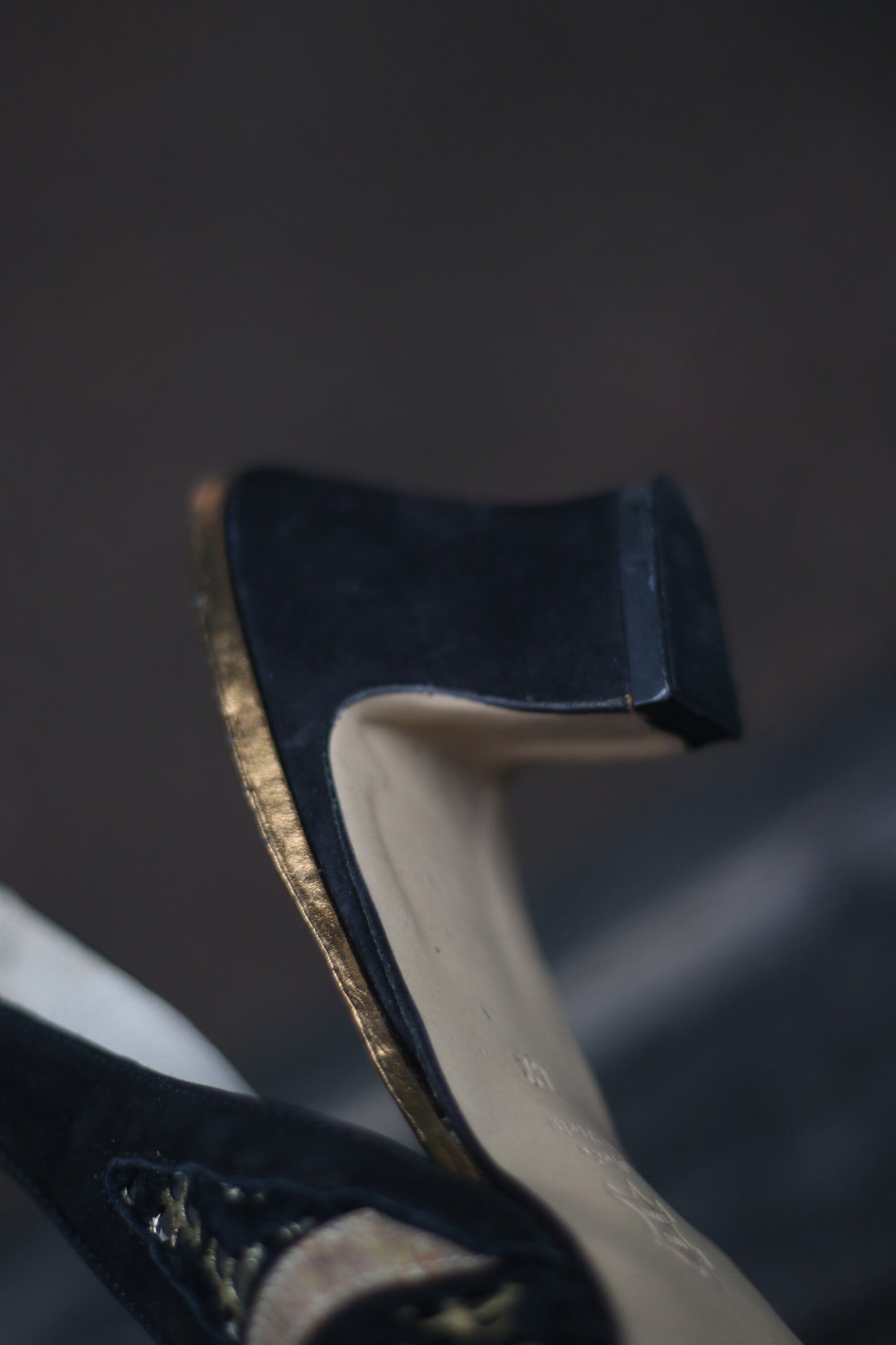 80s Mononchrome Slingbacks| Vintage Elegant lace like Heels | Minimalist Pumps