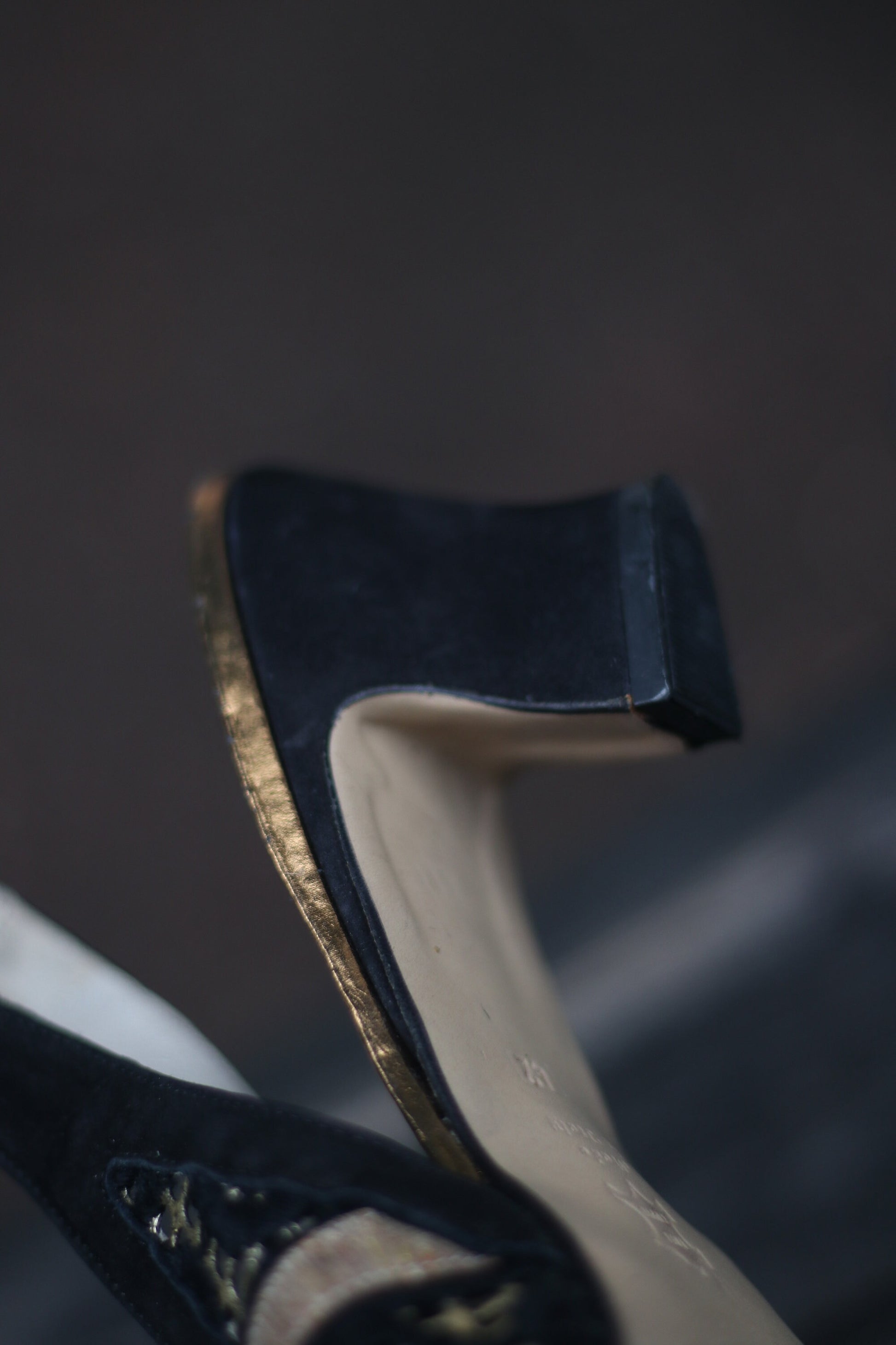 80s Mononchrome Slingbacks| Vintage Elegant lace like Heels | Minimalist Pumps