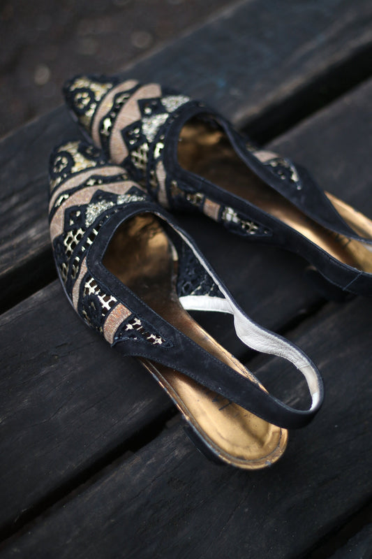 80s Mononchrome Slingbacks| Vintage Elegant lace like Heels | Minimalist Pumps