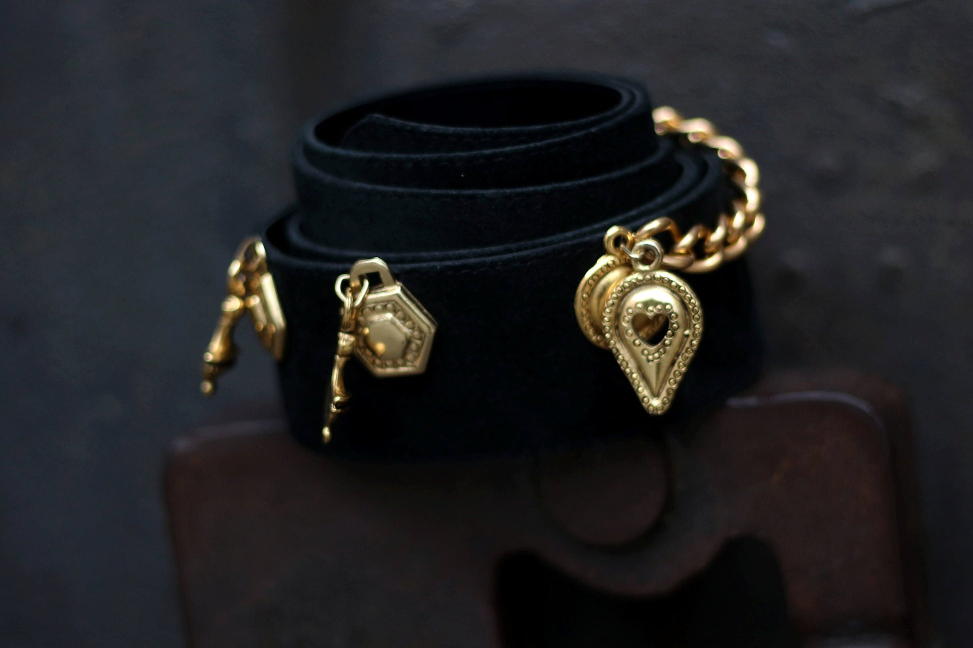 80s Suede Belt with statement charms| Maximalist black belt with gold colored details| Statement Chain belt