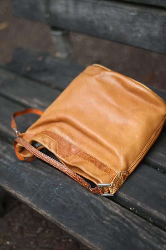 Marianelli Leather Bag in Brown| Vintage 70s leather handbag| classic carry all| Minimalist chic brown shoulder bag