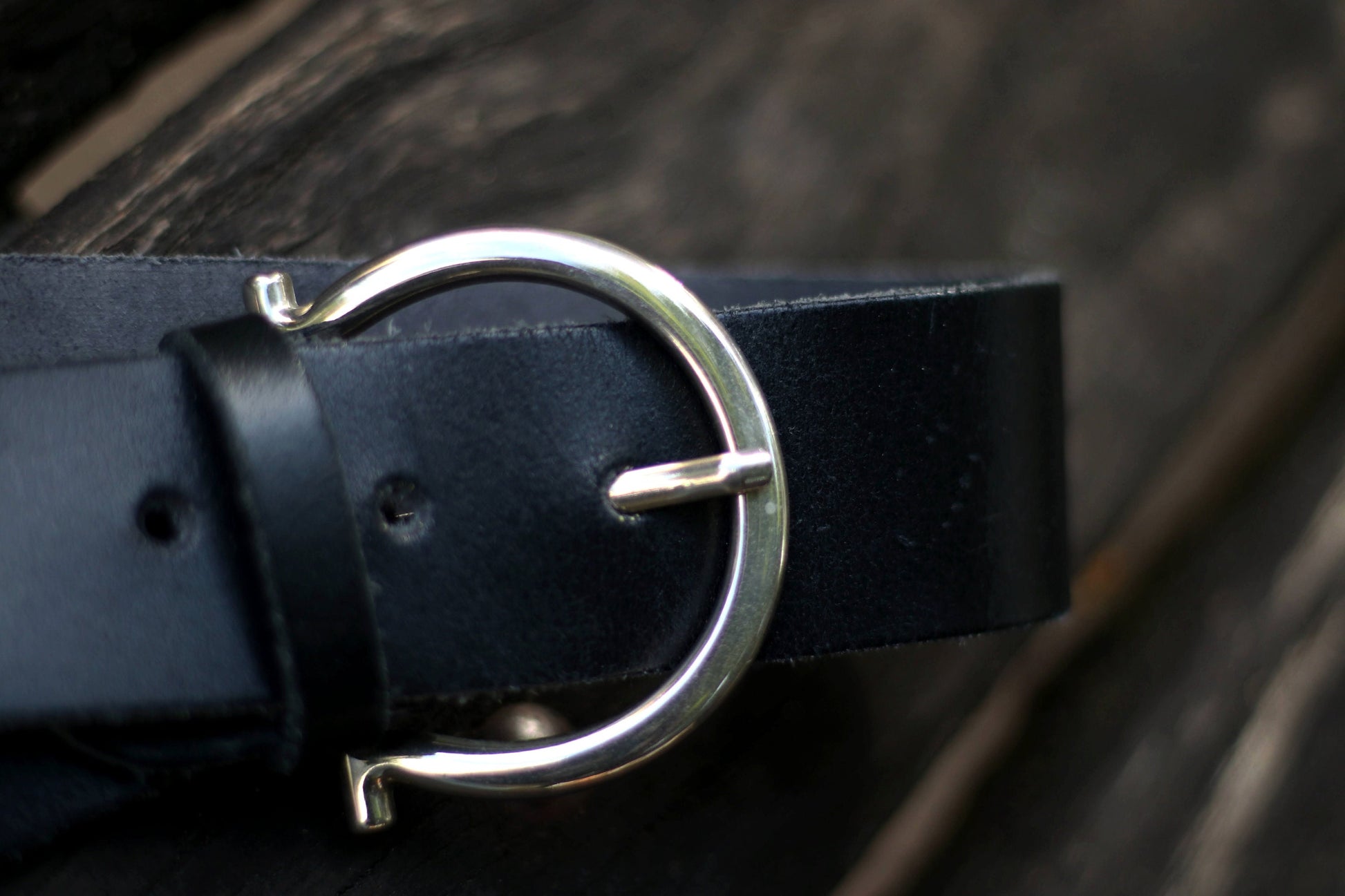 Vintage Black Leather Belt| 90s classic minimalist black belt with silver colored buckle| Capsule Wardrobe leather accessory