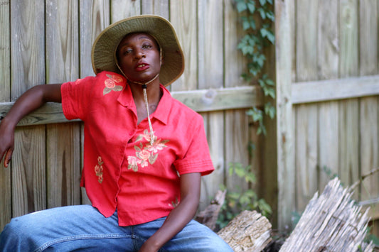 Vintage Linen blend Blouse in Red| 80s Summer bold lightweight shirt| Maximalist floral print cropped top| Studio Ease Petite blouse