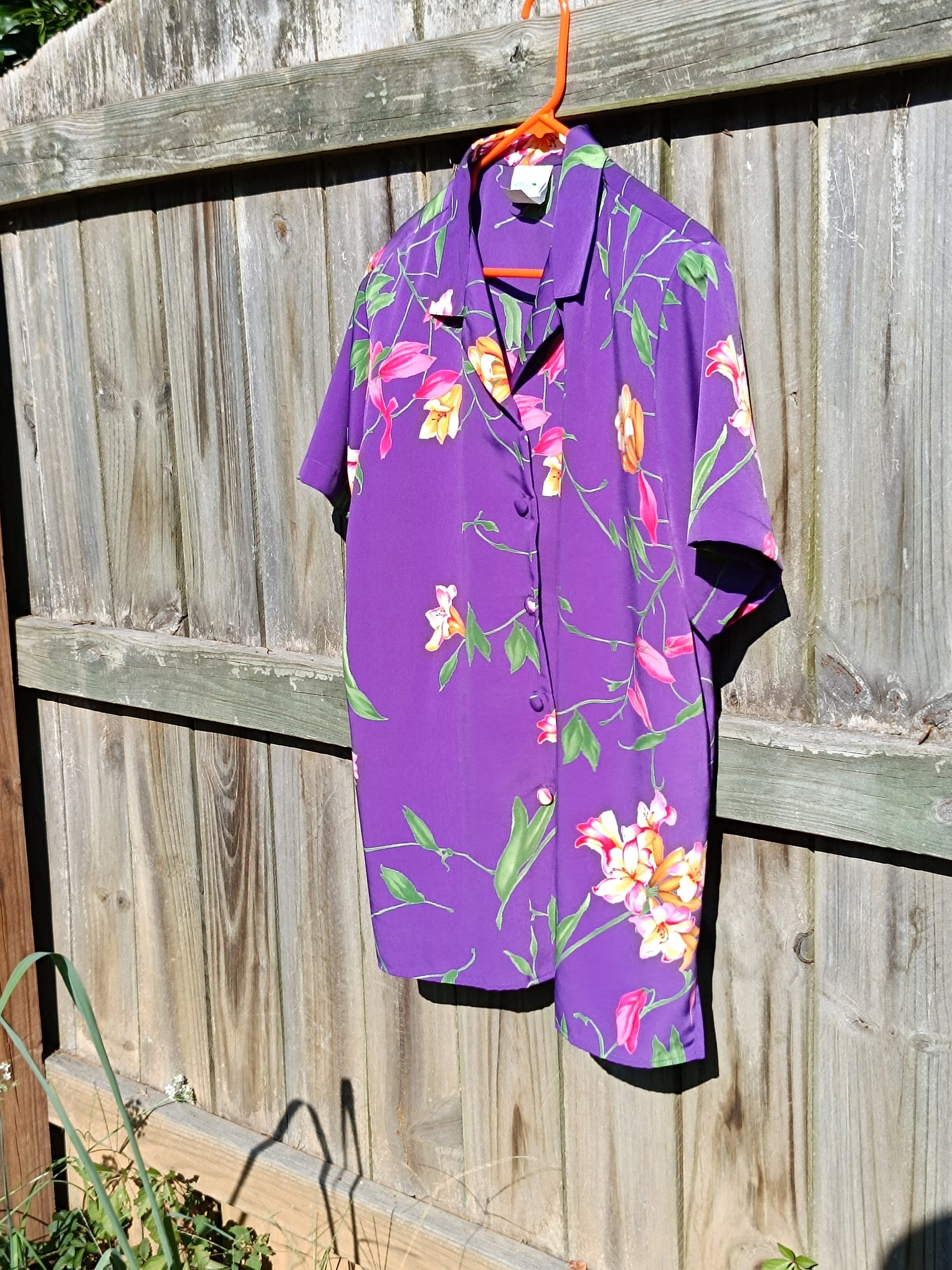 Vintage Caribbean Traders Shirt| 90s Tropical Blouse| Hawaiian-Inspired Shirt | Unisex Purple short sleeved shirt with floral print