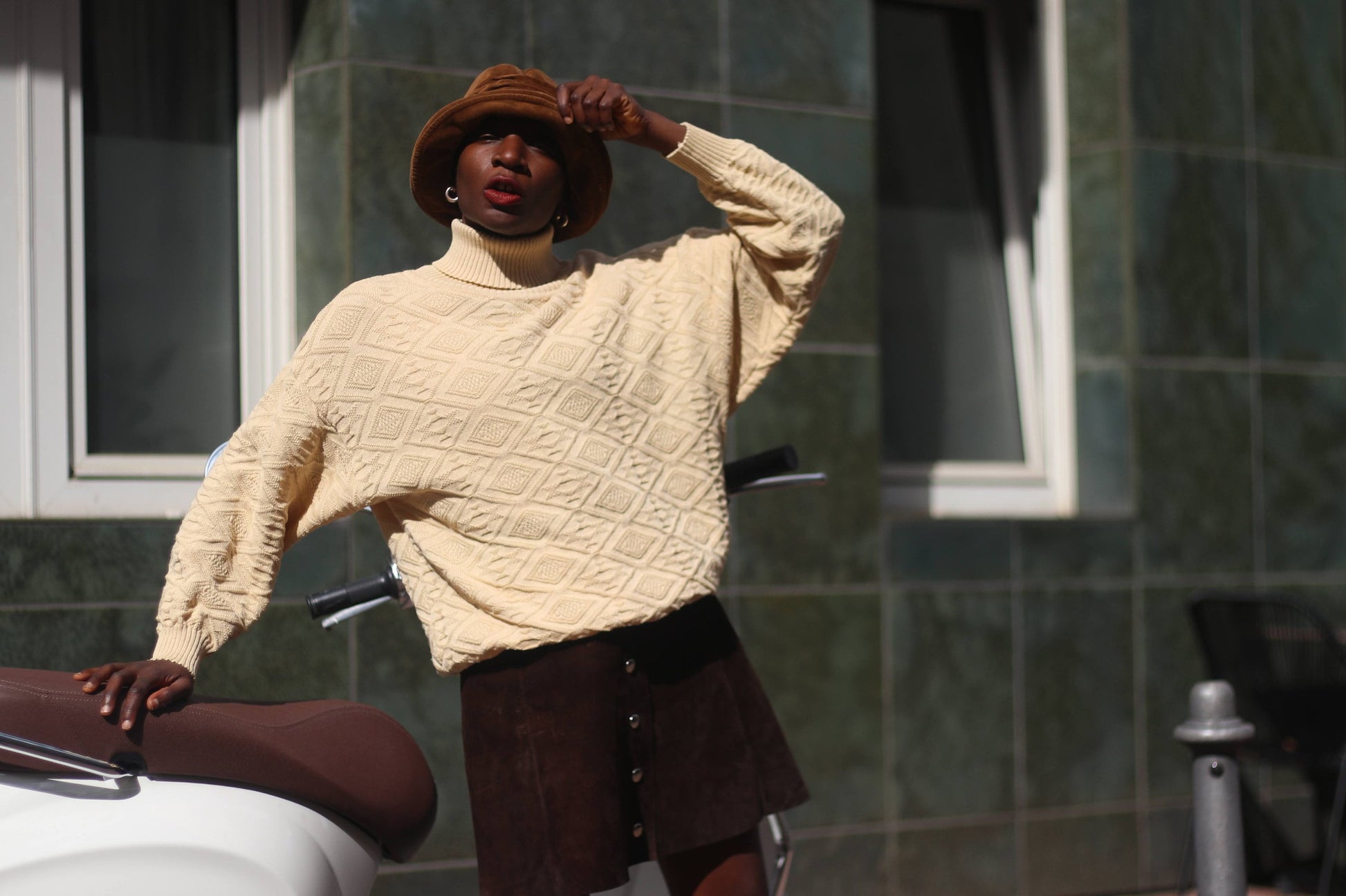 80s Brown Sweater| Vintage Winter Turtleneck| Minimalist long-sleeved textured knit