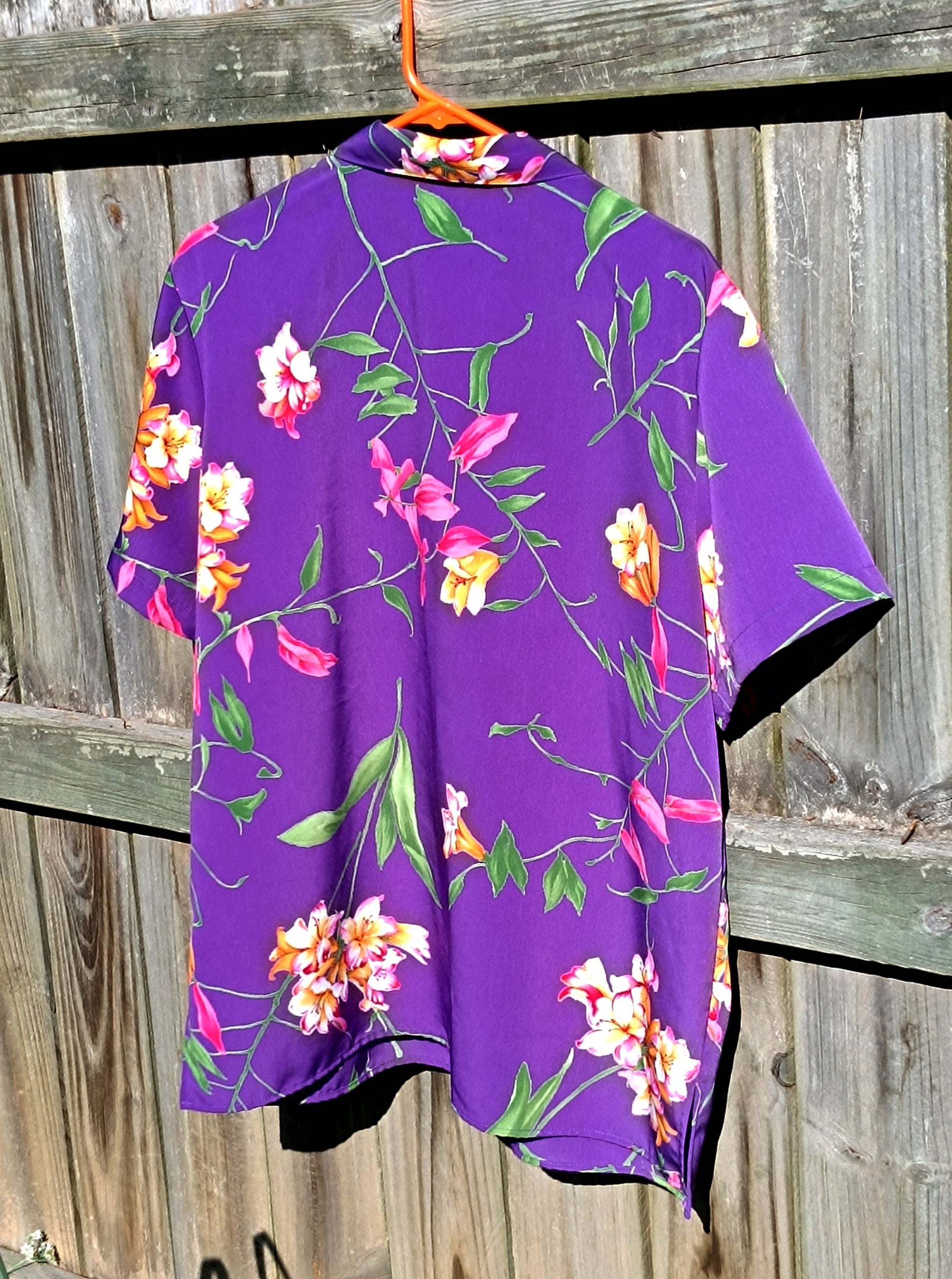 Vintage Caribbean Traders Shirt| 90s Tropical Blouse| Hawaiian-Inspired Shirt | Unisex Purple short sleeved shirt with floral print