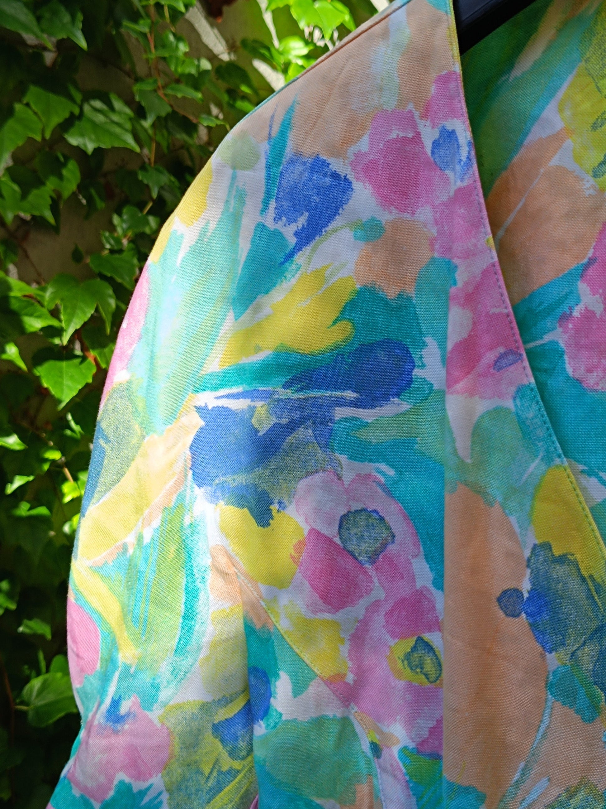 Vintage Floral Print Blouse| 80s short sleeved blue lightweight blazer| Yellow and blue arty shirt