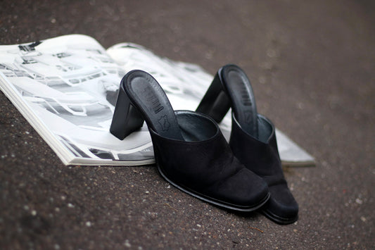 70s Leather Clogs in Black| Vintage black leather heels Retro| Minimalist chic purist pumps