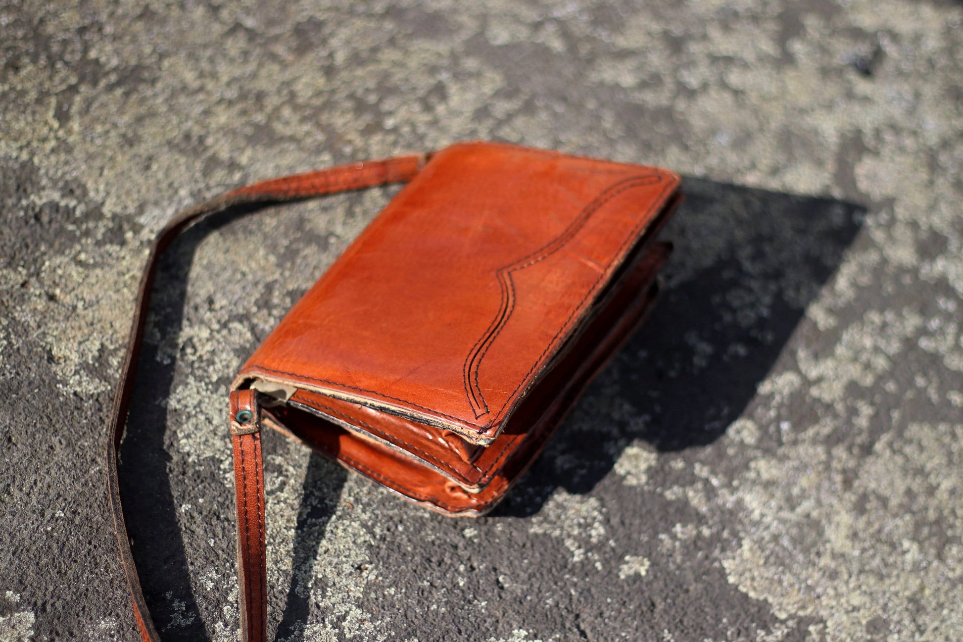 70s leather handbag| Vintage timeless brown shoulderbag| Classic mini crossbody bag