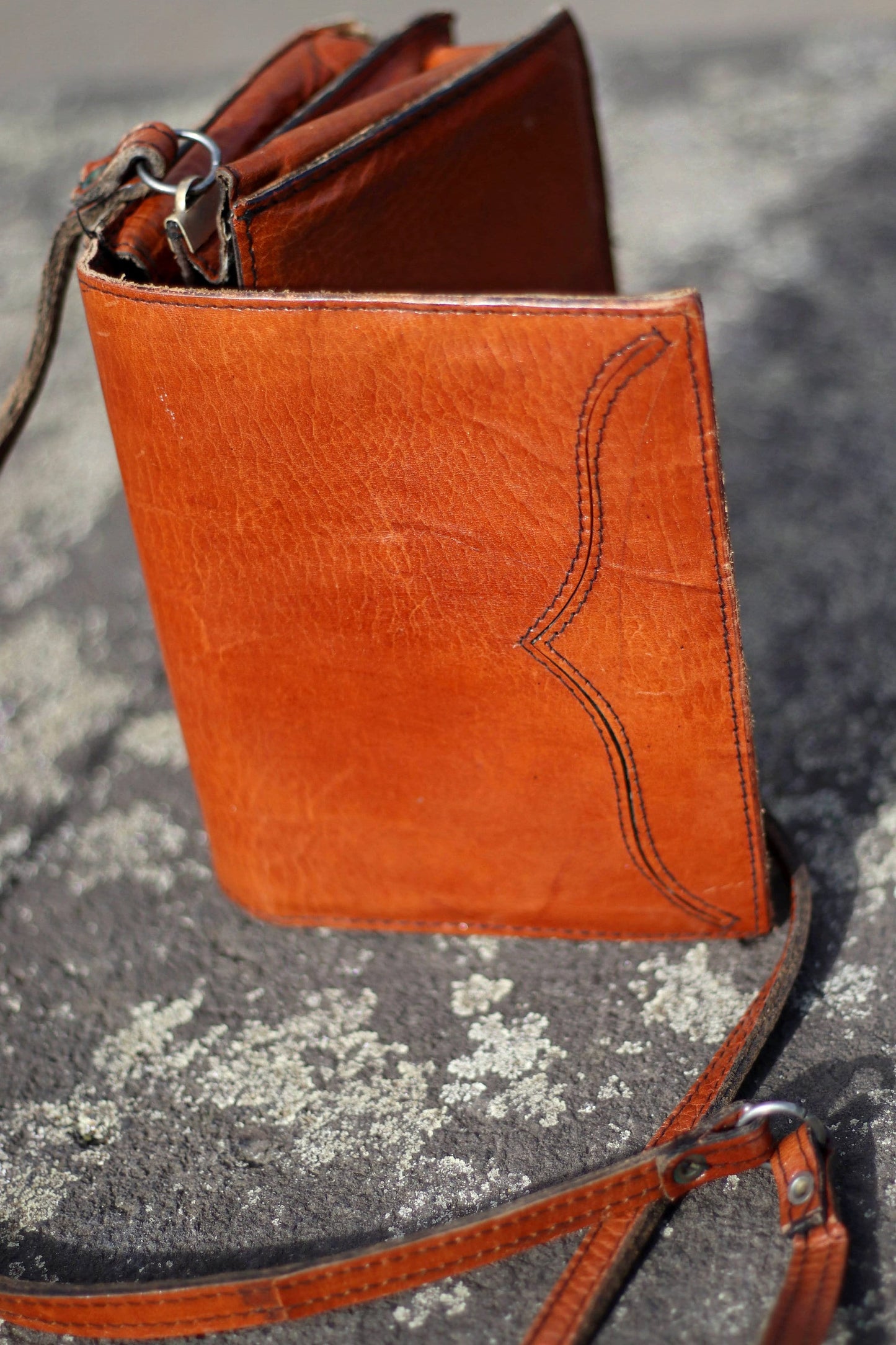 70s leather handbag| Vintage timeless brown shoulderbag| Classic mini crossbody bag