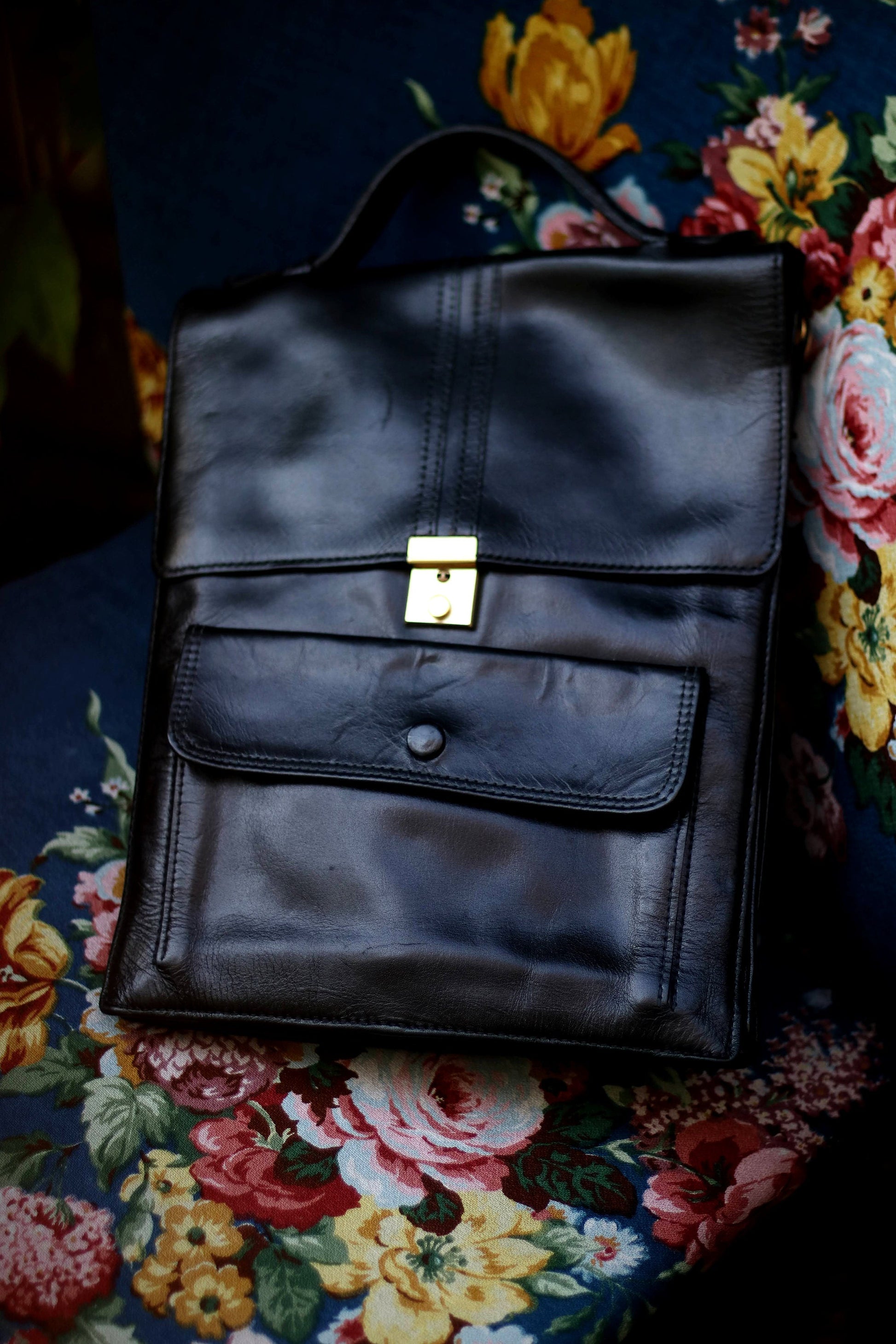70s Black Top Handle Bag | Vintage retro leather old school design| Minimalist Capsule wardrobe bag