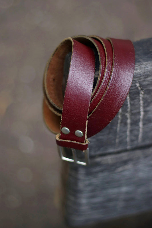 90s Minimalist Belt | Vintage leather belt with silver colored buckle| Classic Capsule Wardrobe Leather belt